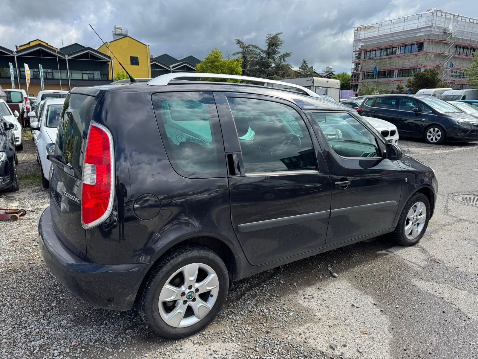 SKODA Roomster 1.9 TDI Elegance-image-3