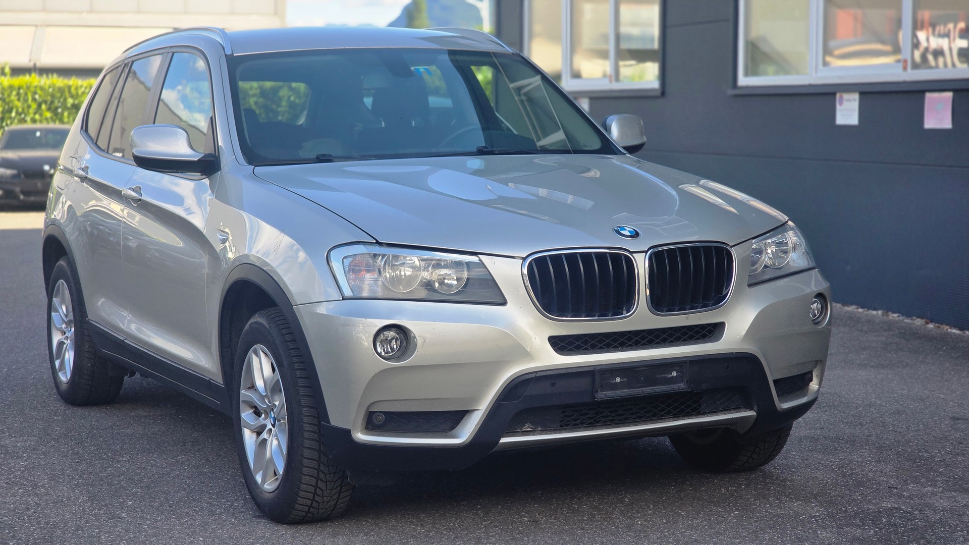 BMW X3 xDrive 20d Steptronic-showroom-element-2