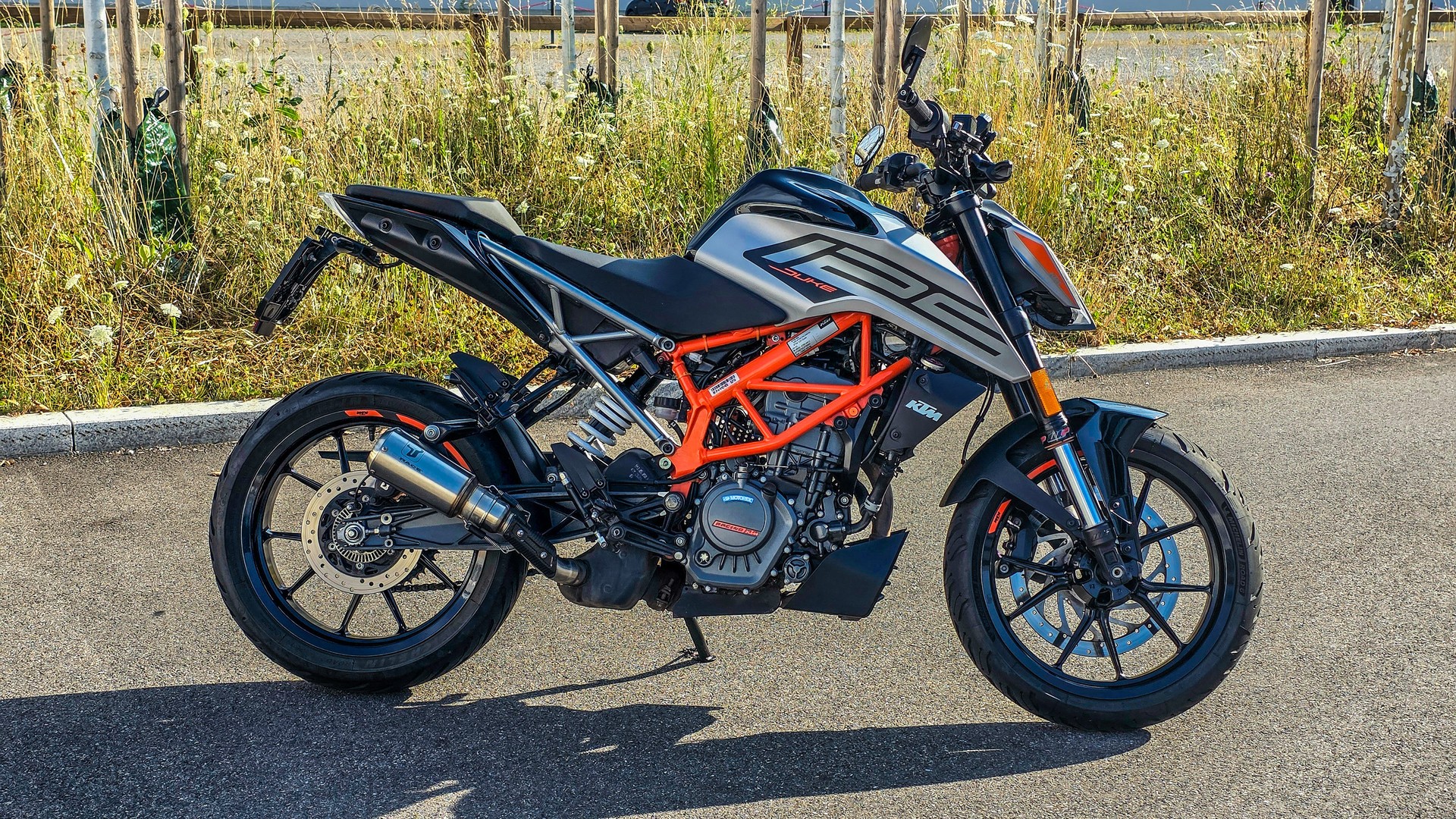 KTM 125 Duke-image-1