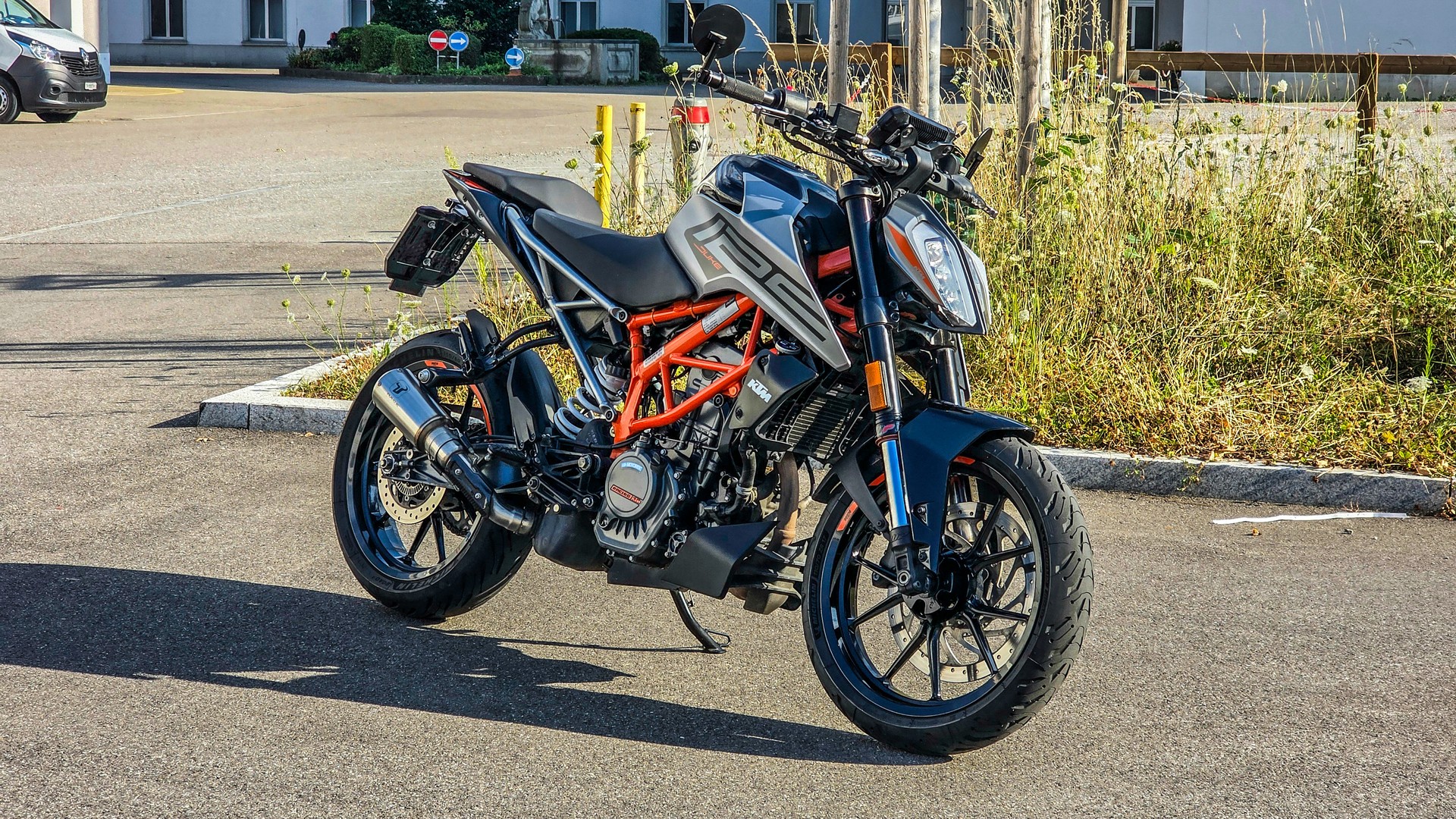 KTM 125 Duke-image-0