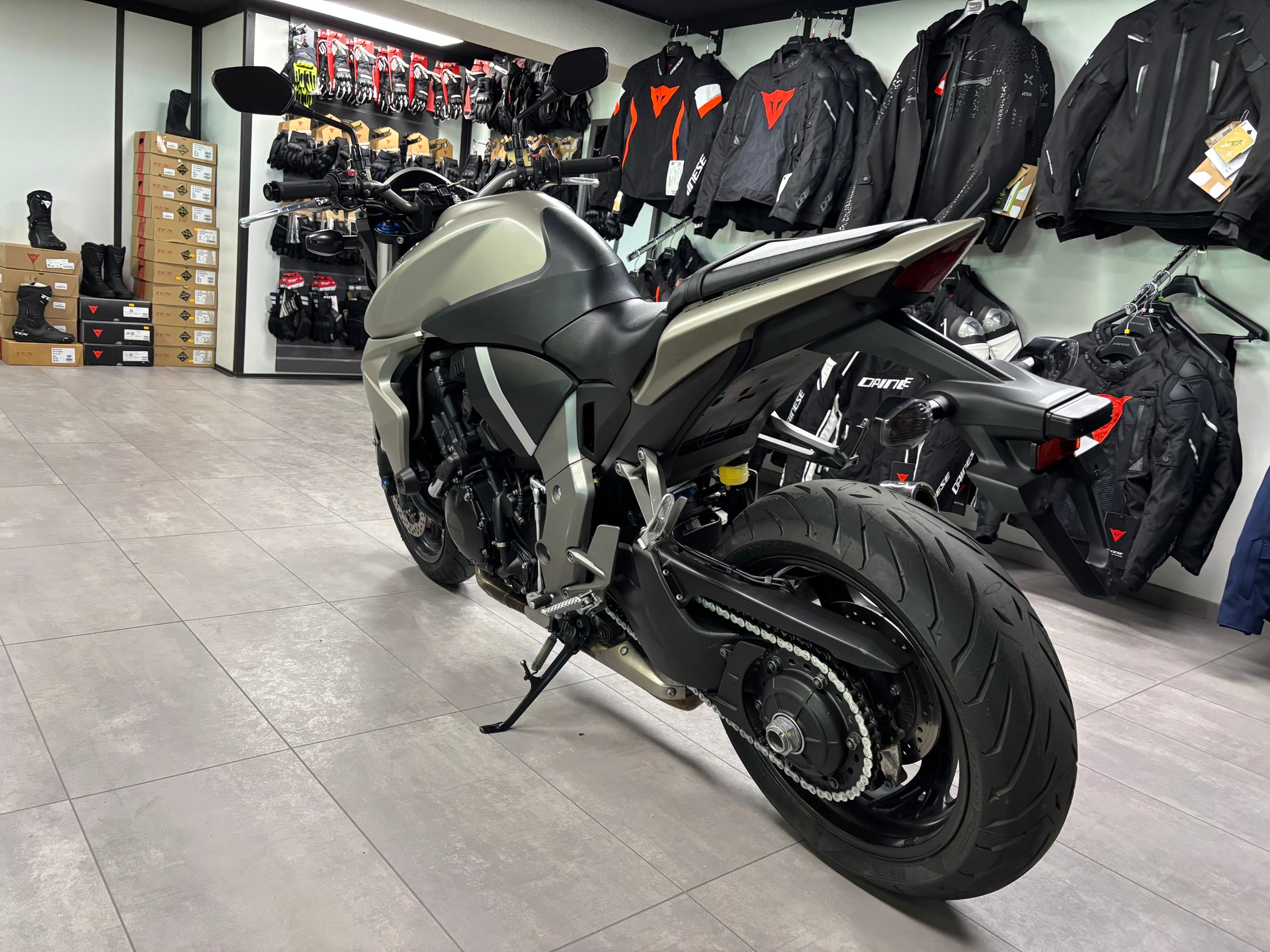 HONDA CB 1000 R ABS-image-5