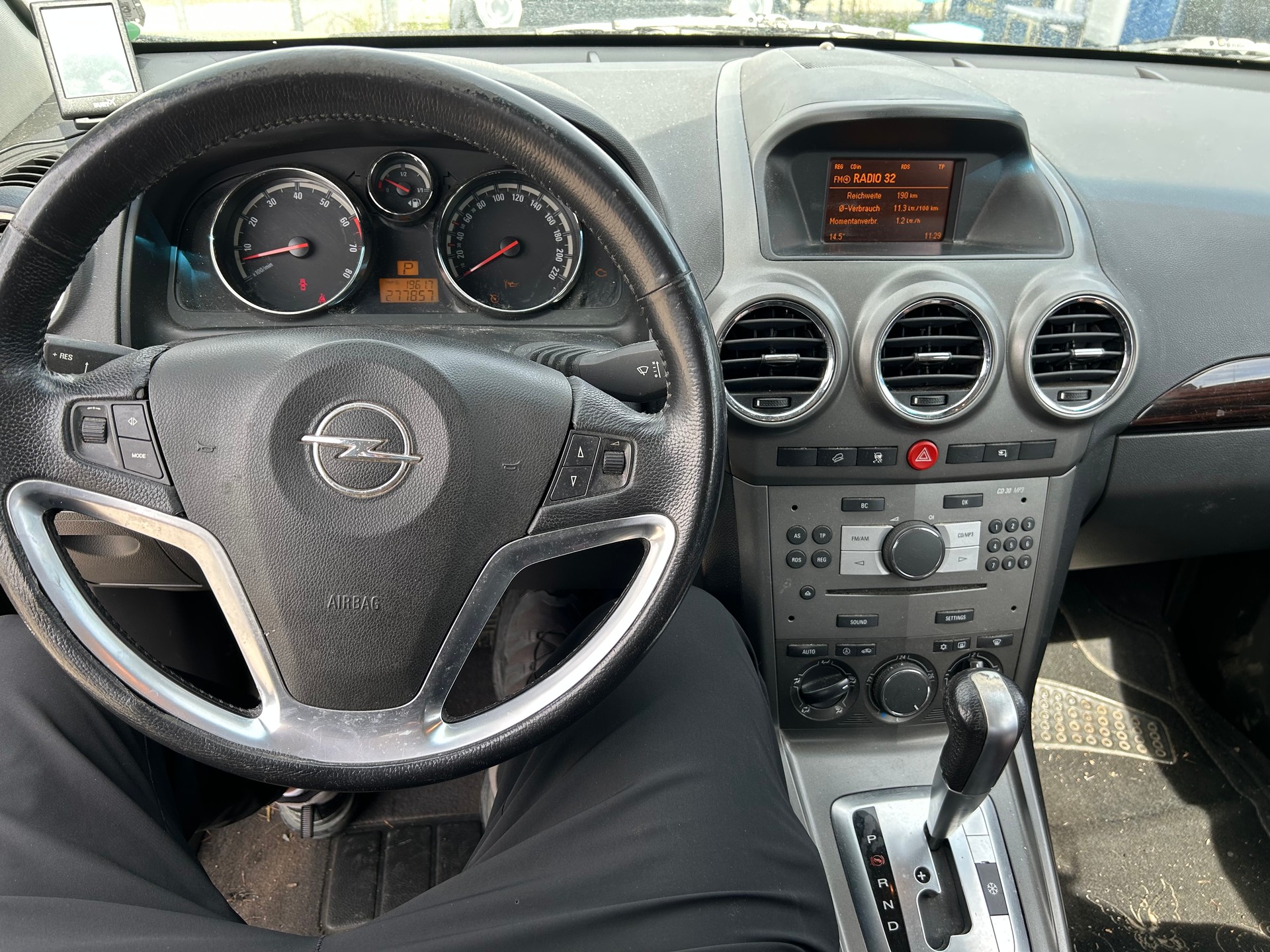 OPEL Antara 3.2 V6 Cosmo 4WD Automatic-image-6