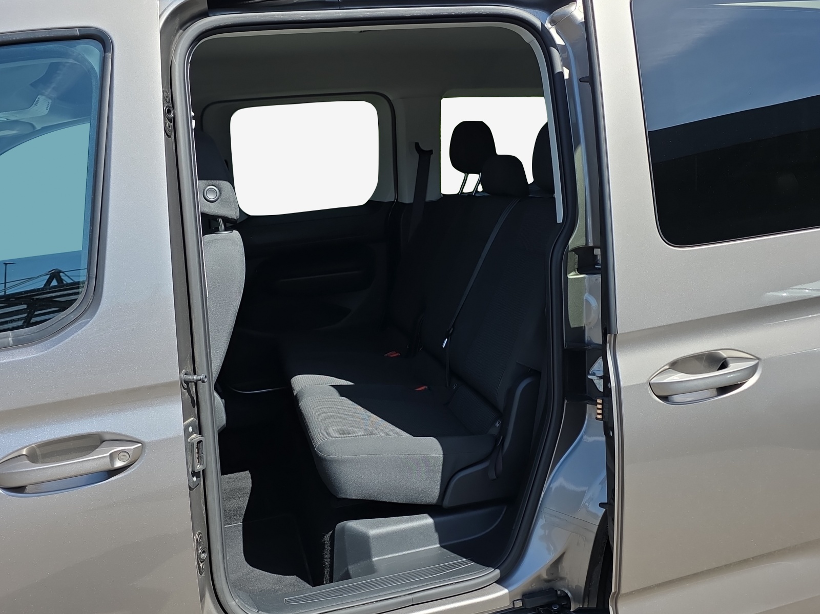 VW Caddy 1.5 TSI Liberty DSG-image-11