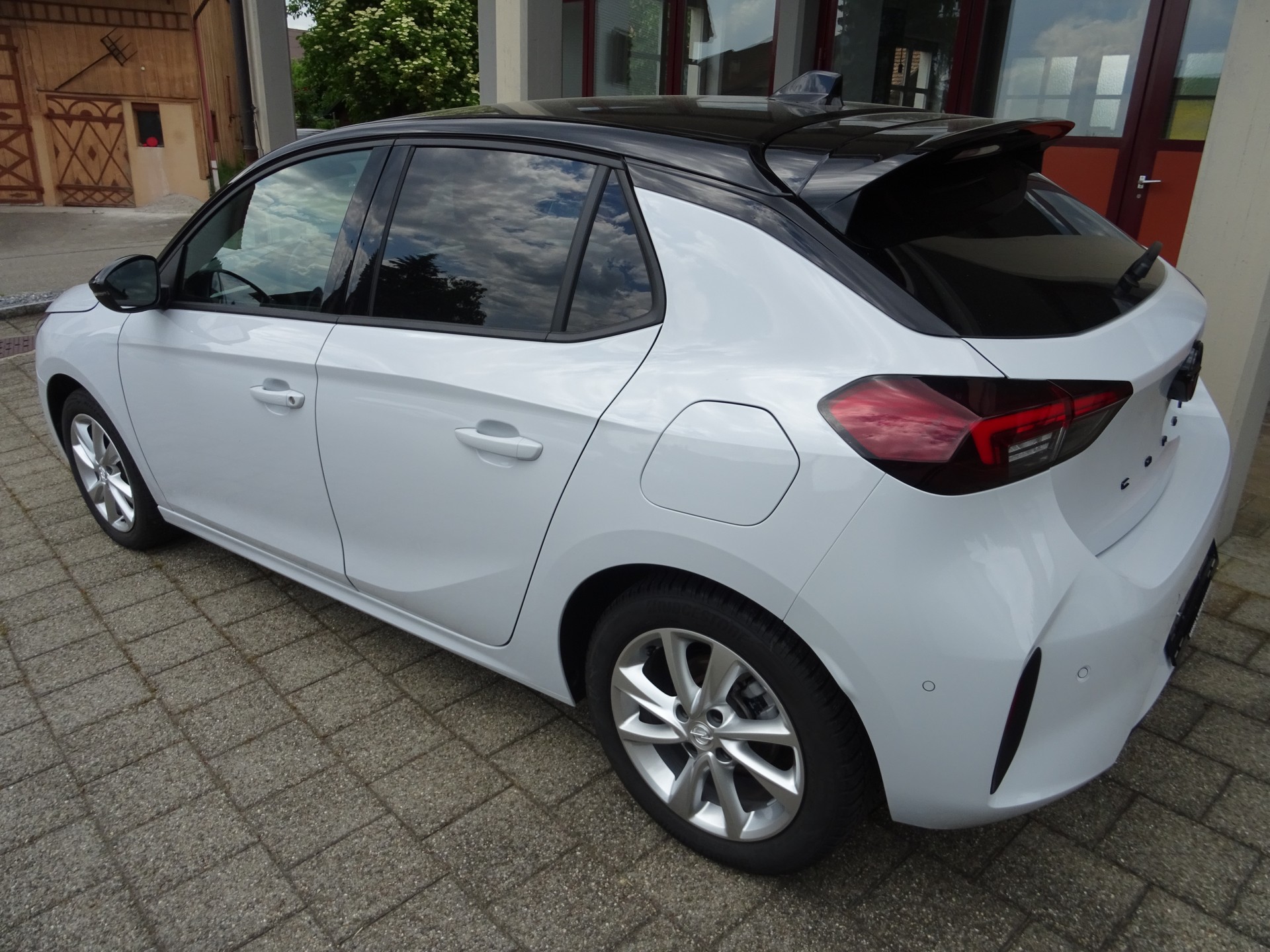 OPEL GS 1.2 Benzin 110PS-image-3