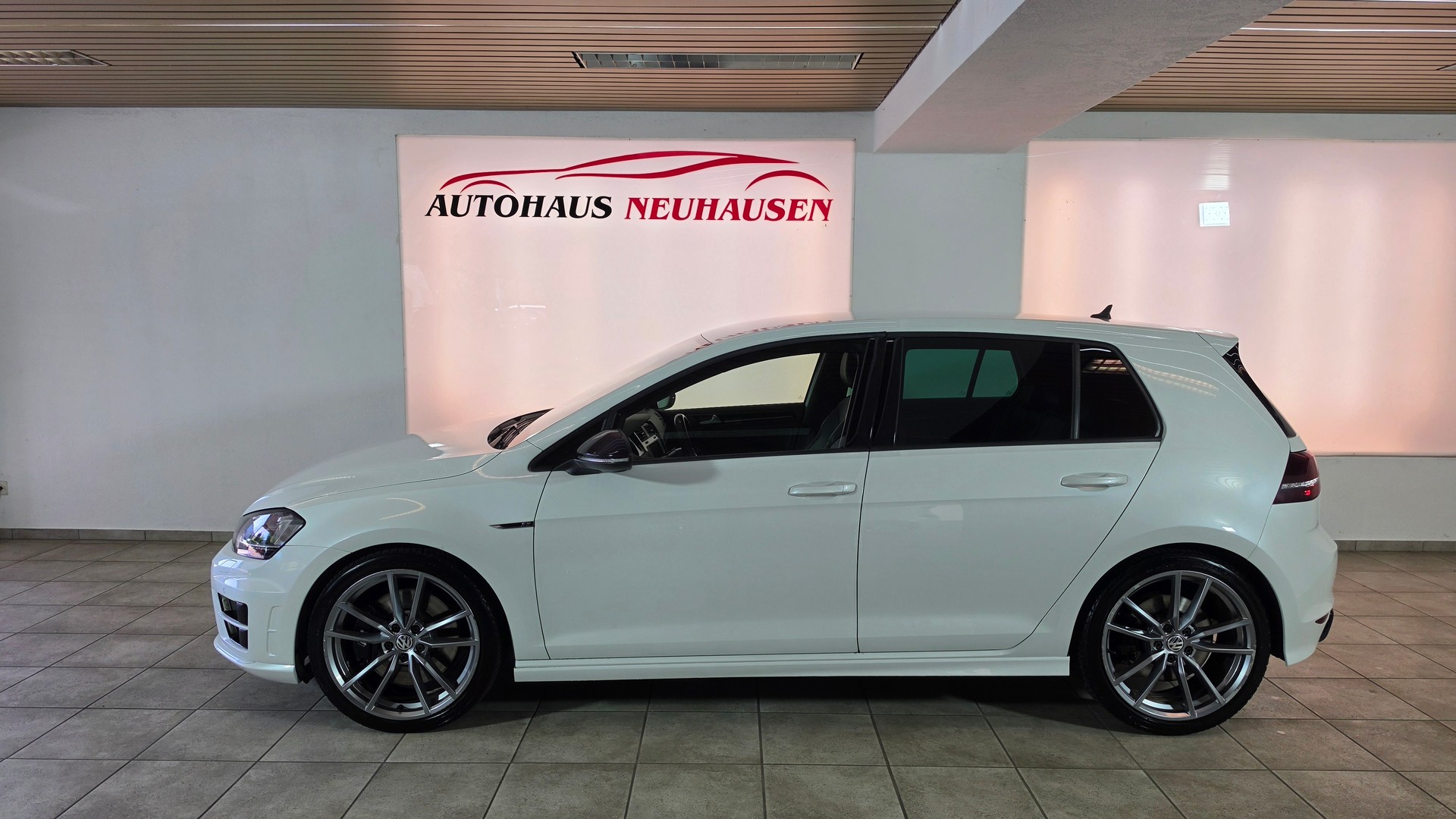 VW Golf 2.0 TSI R 4Motion DSG, Top Zustand, Schweizer Fahrzeug, Frisch ab MFK und Frisch ab Service, 8-FACH BEREIFT-image-4