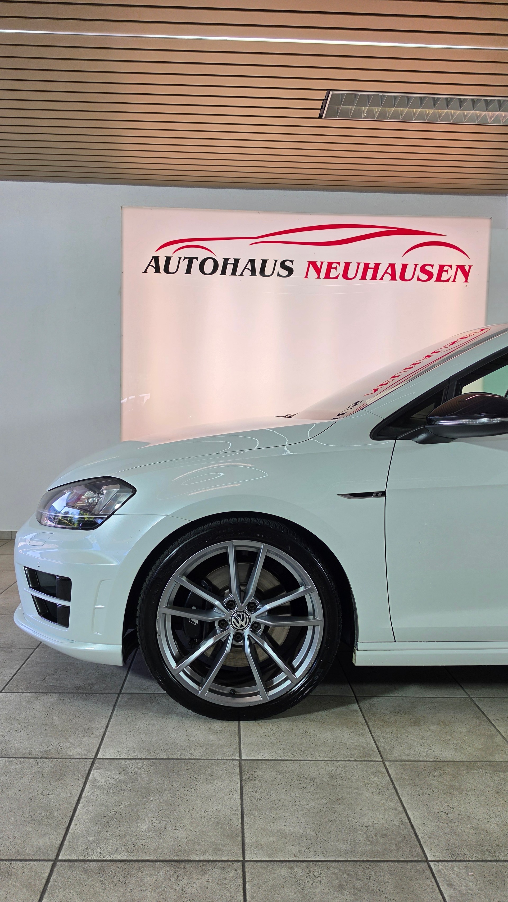 VW Golf 2.0 TSI R 4Motion DSG, Top Zustand, Schweizer Fahrzeug, Frisch ab MFK und Frisch ab Service, 8-FACH BEREIFT-showroom-element-3
