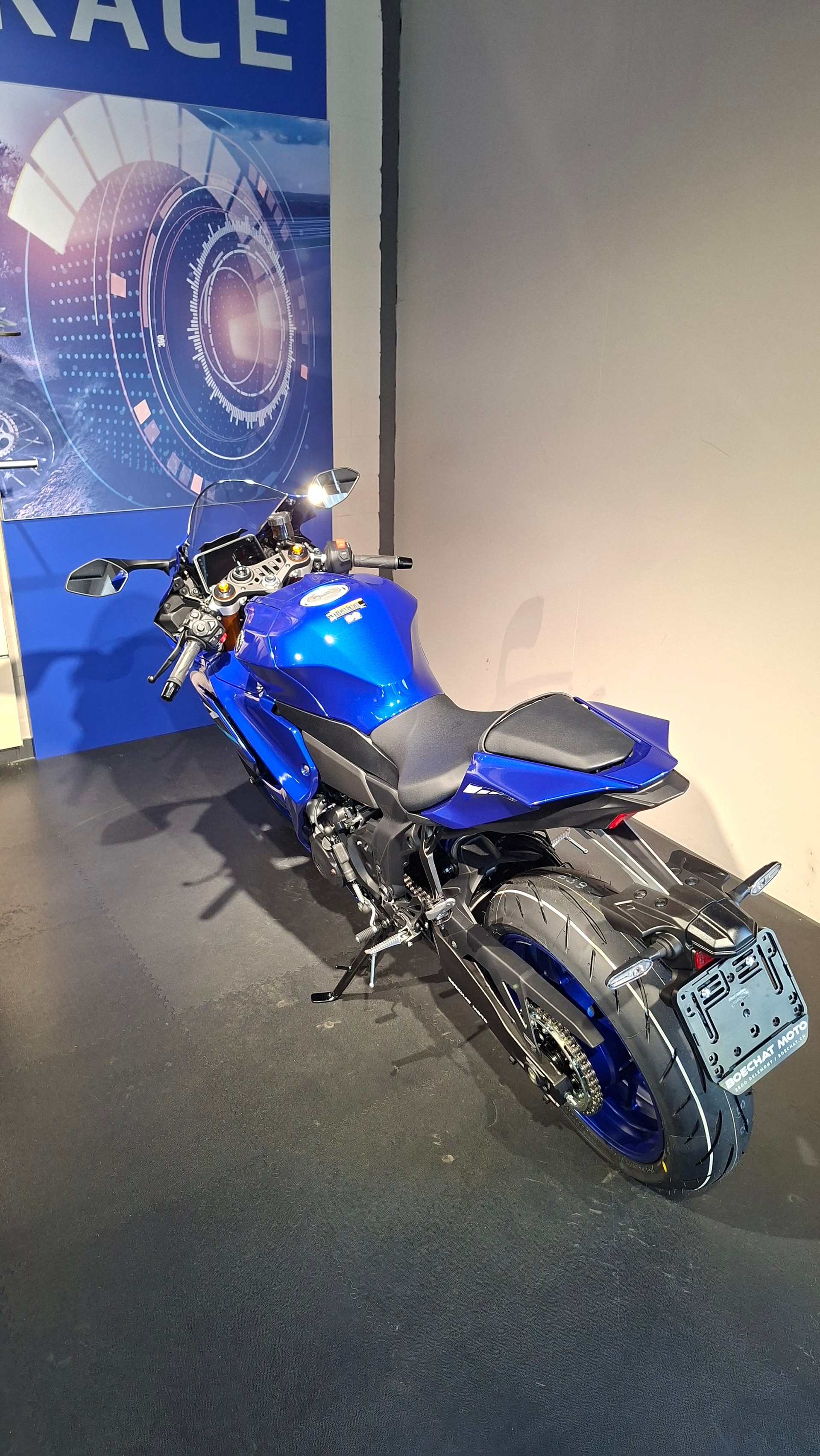 YAMAHA R7-image-3