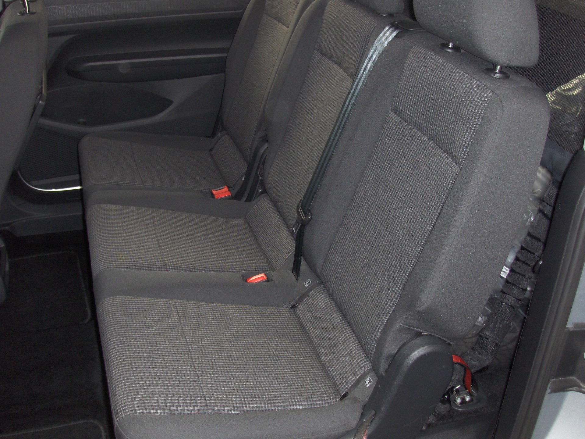 VW Caddy Maxi 2.0 TDI Life 4Motion-image-5