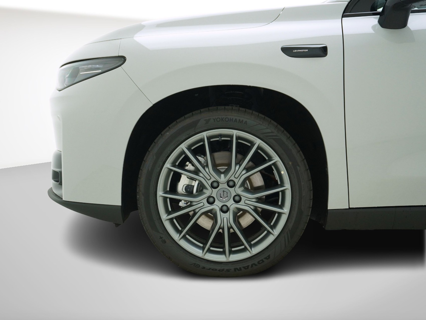 LEAPMOTOR C10 Design Pro MAX AWD-image-8
