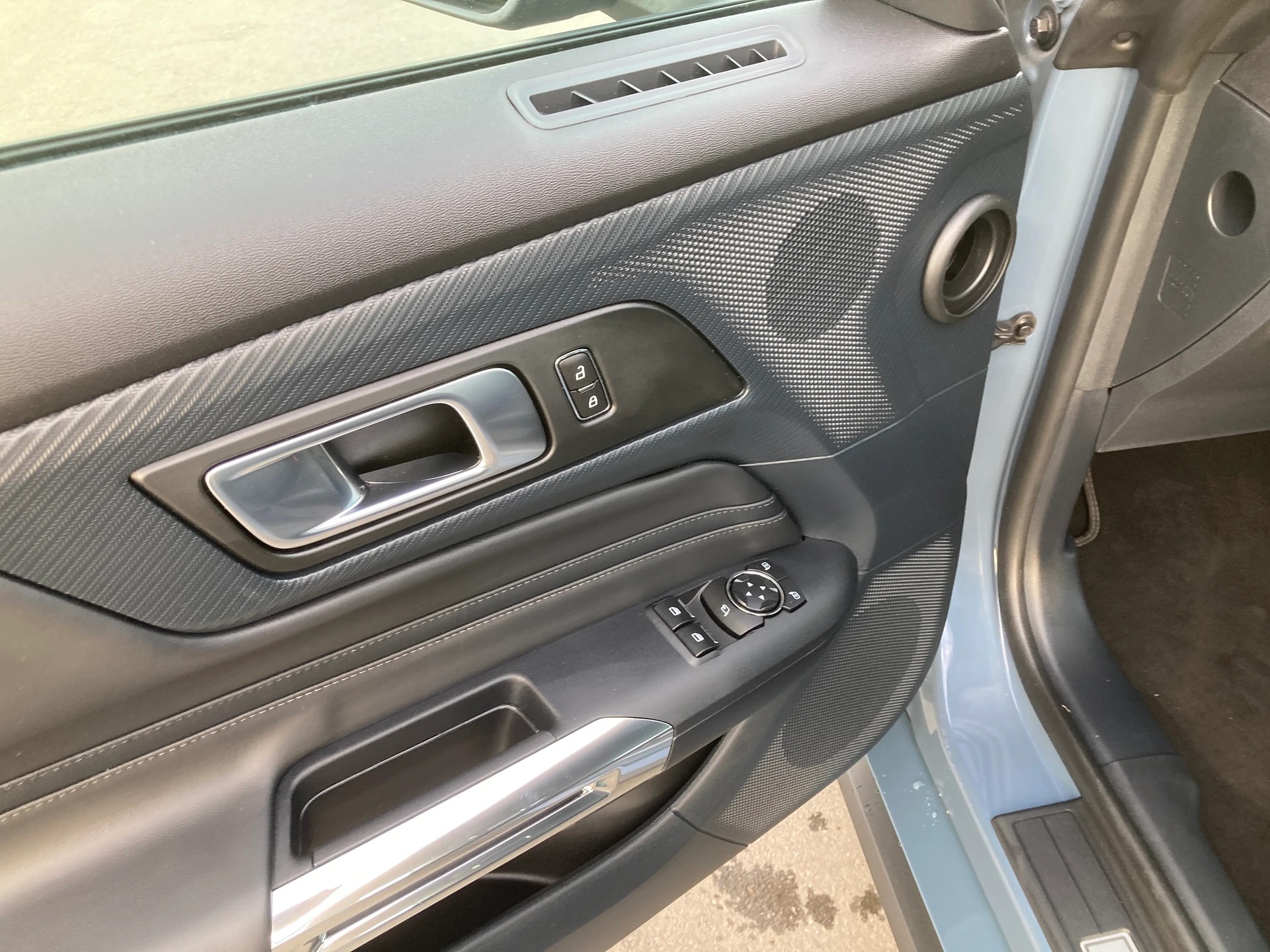 FORD Mustang Fastback 5.0 V8 GT Automat-image-9