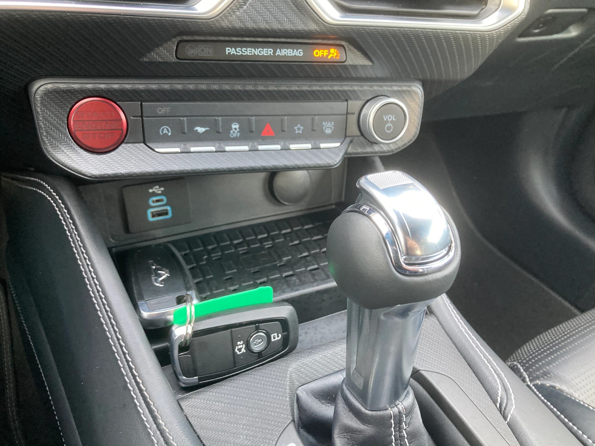 FORD Mustang Fastback 5.0 V8 GT Automat-image-11