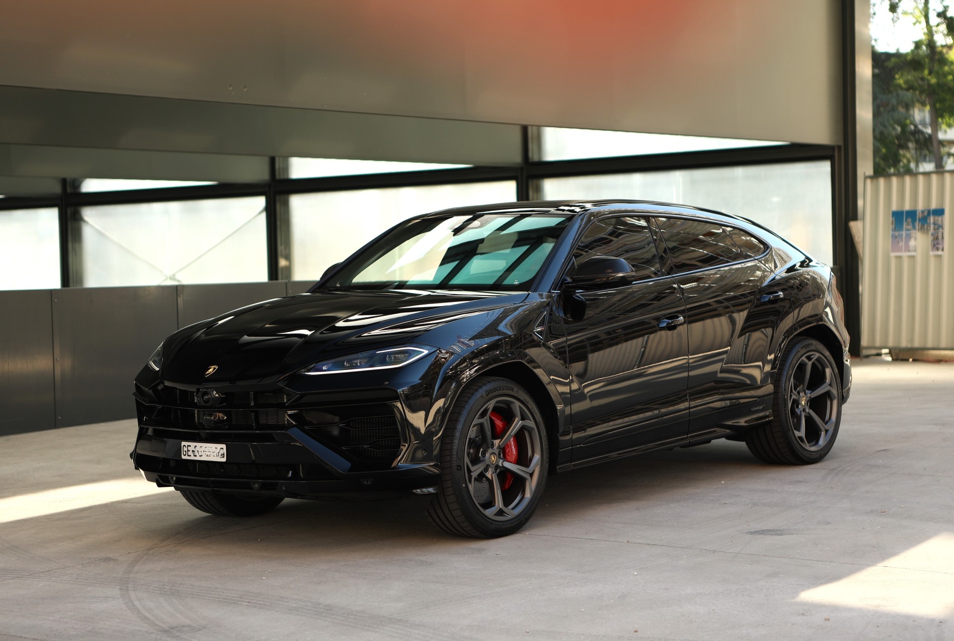 LAMBORGHINI Urus SE-image-1
