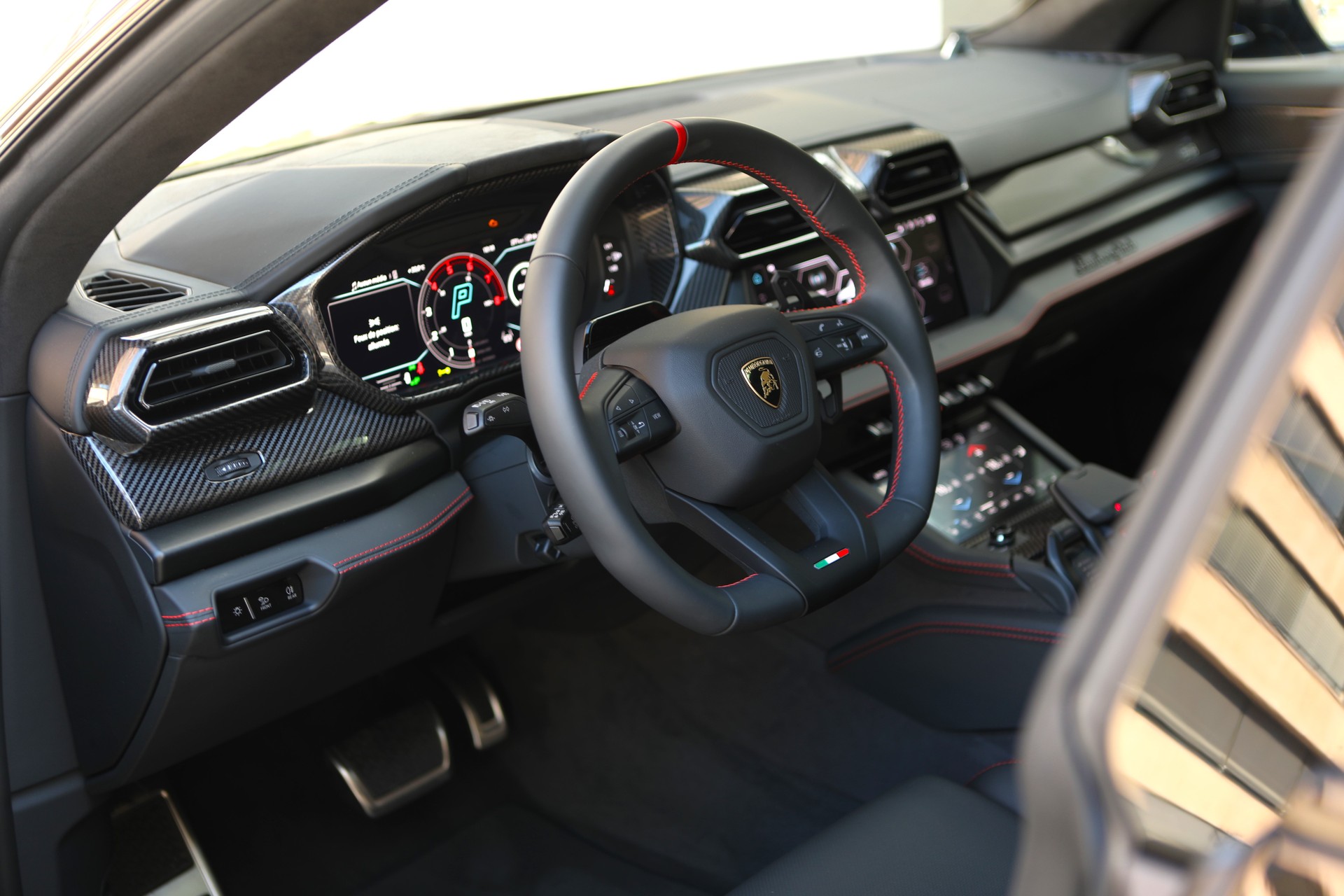 LAMBORGHINI Urus SE-image-7