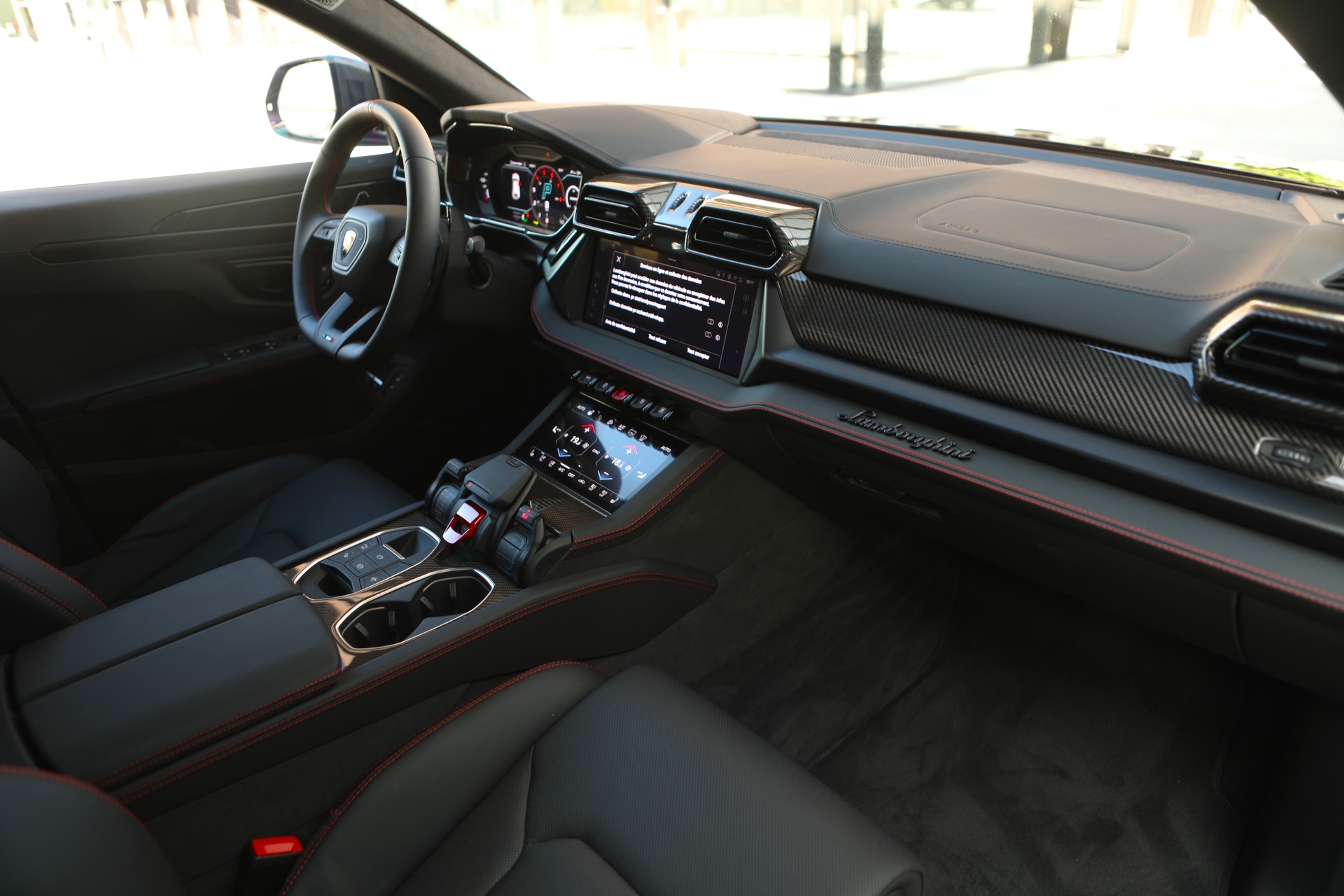 LAMBORGHINI Urus SE-image-6