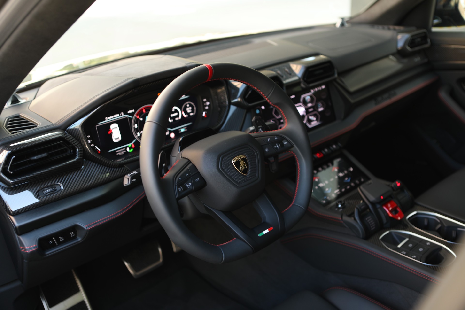 LAMBORGHINI Urus SE-image-8