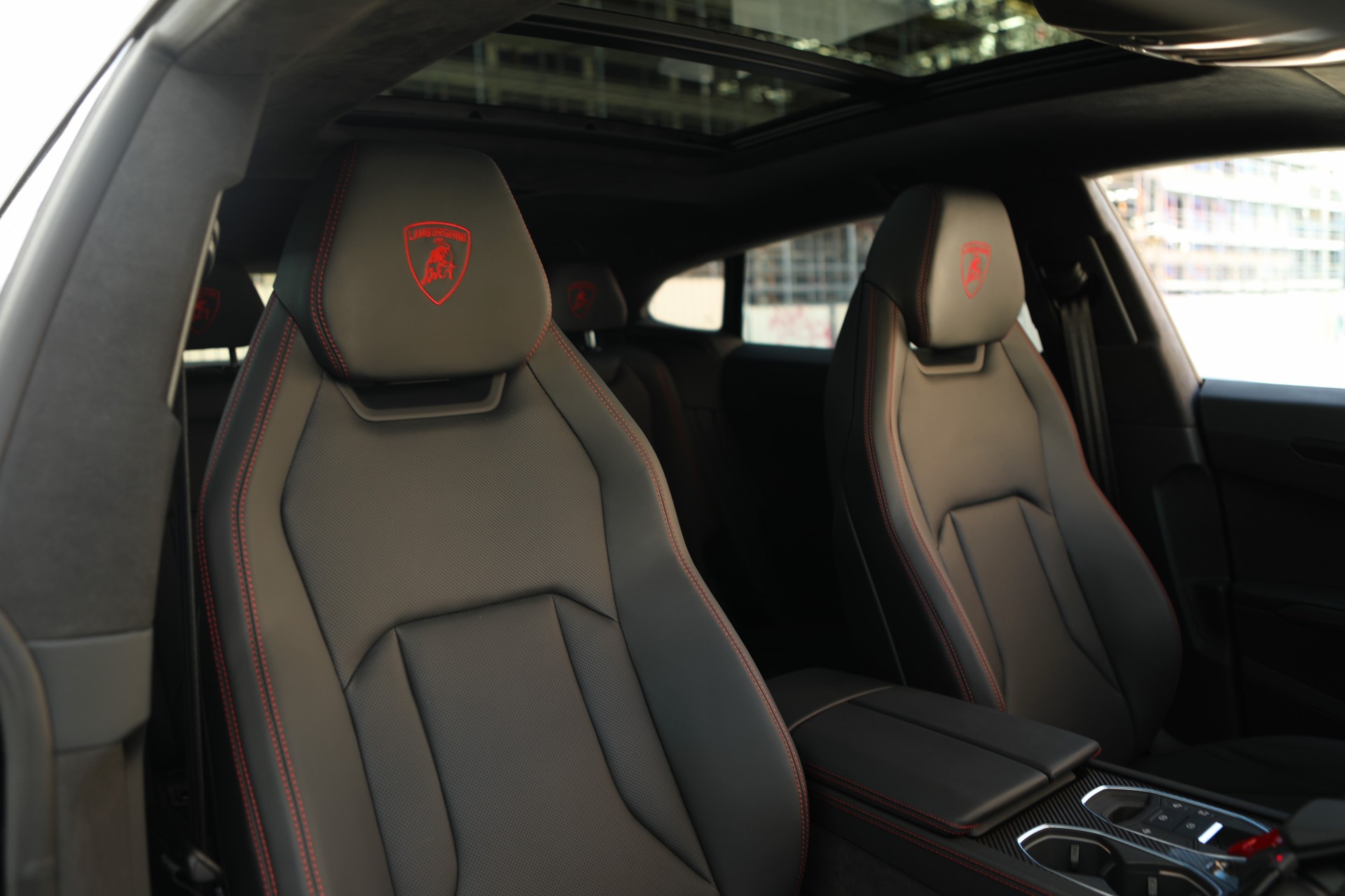 LAMBORGHINI Urus SE-image-9