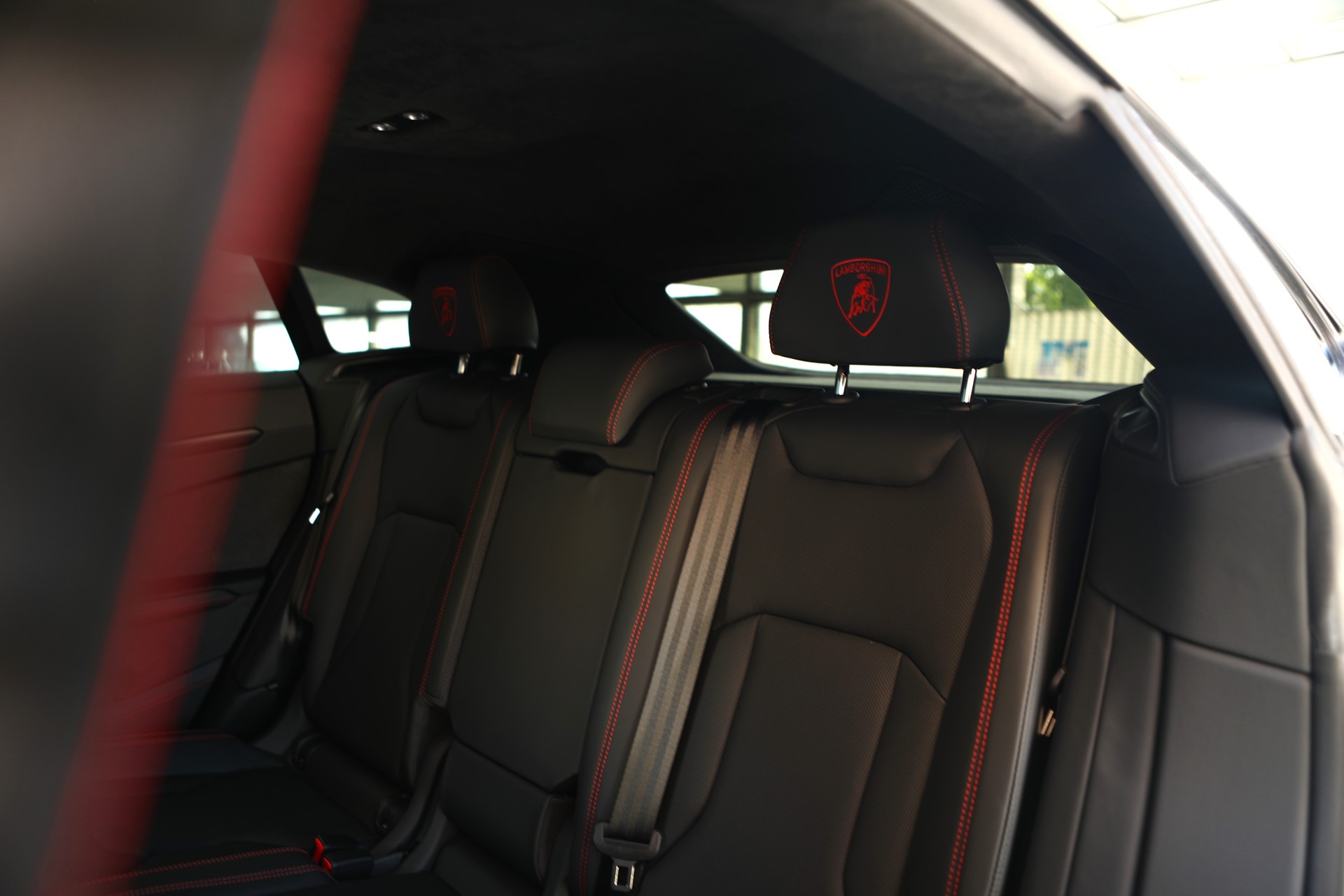 LAMBORGHINI Urus SE-image-12