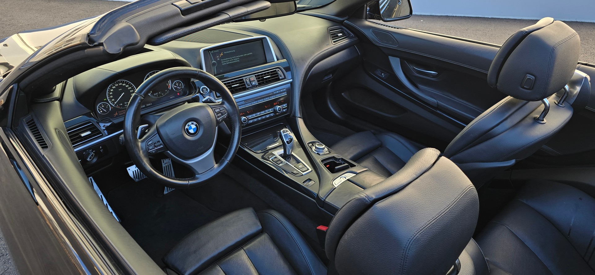 BMW 650i Cabrio-image-14