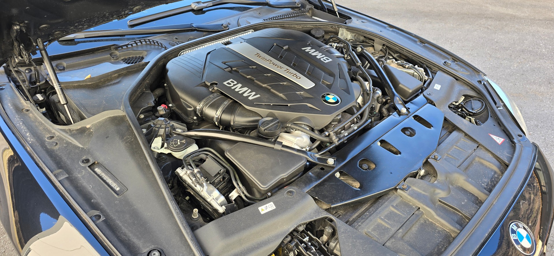 BMW 650i Cabrio-image-13