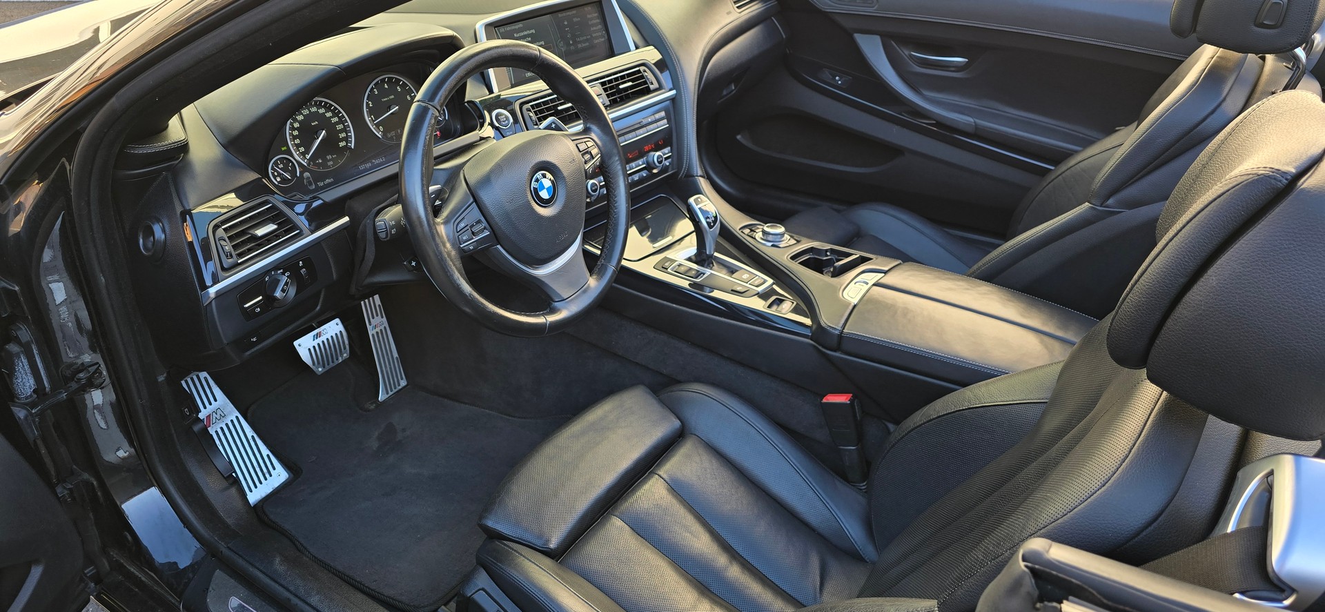 BMW 650i Cabrio-image-17