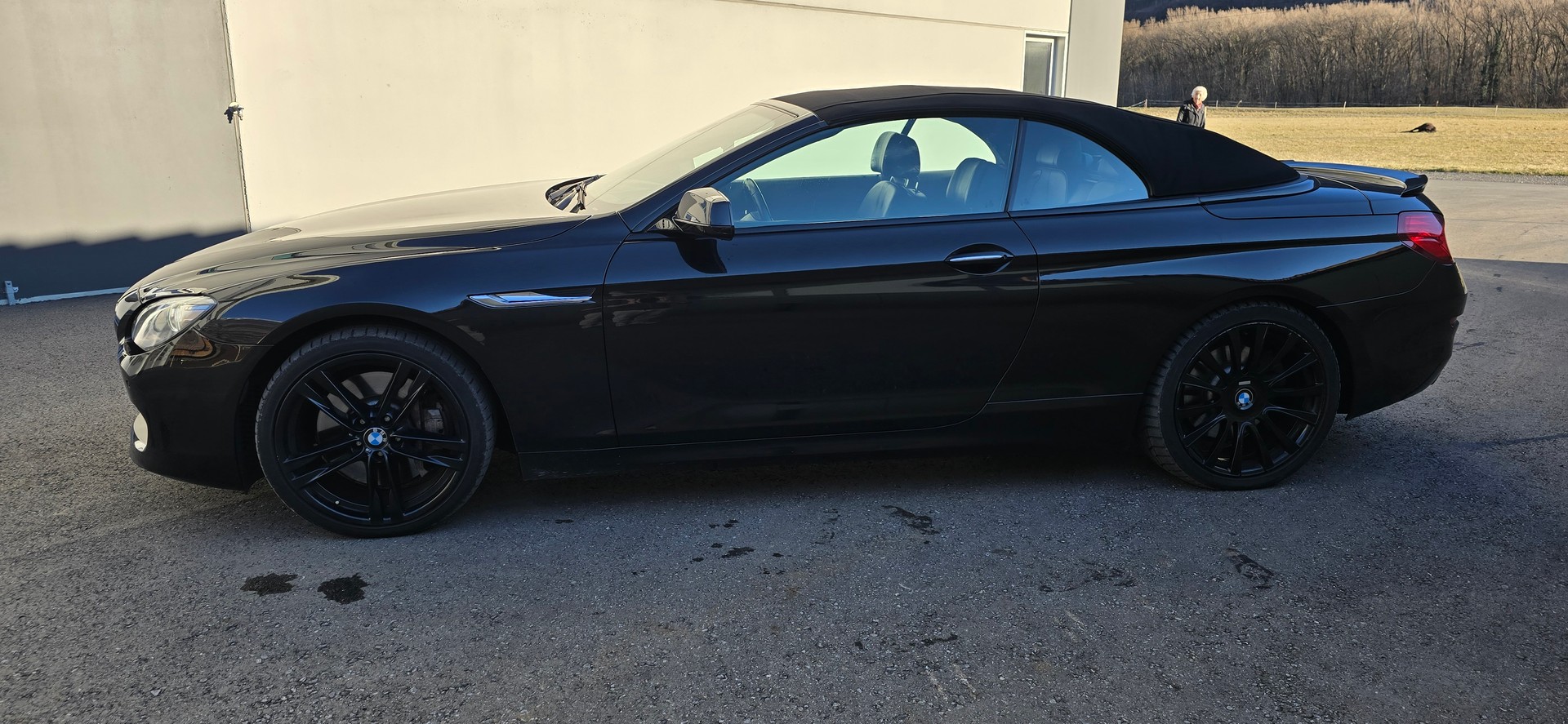 BMW 650i Cabrio-showroom-element-2