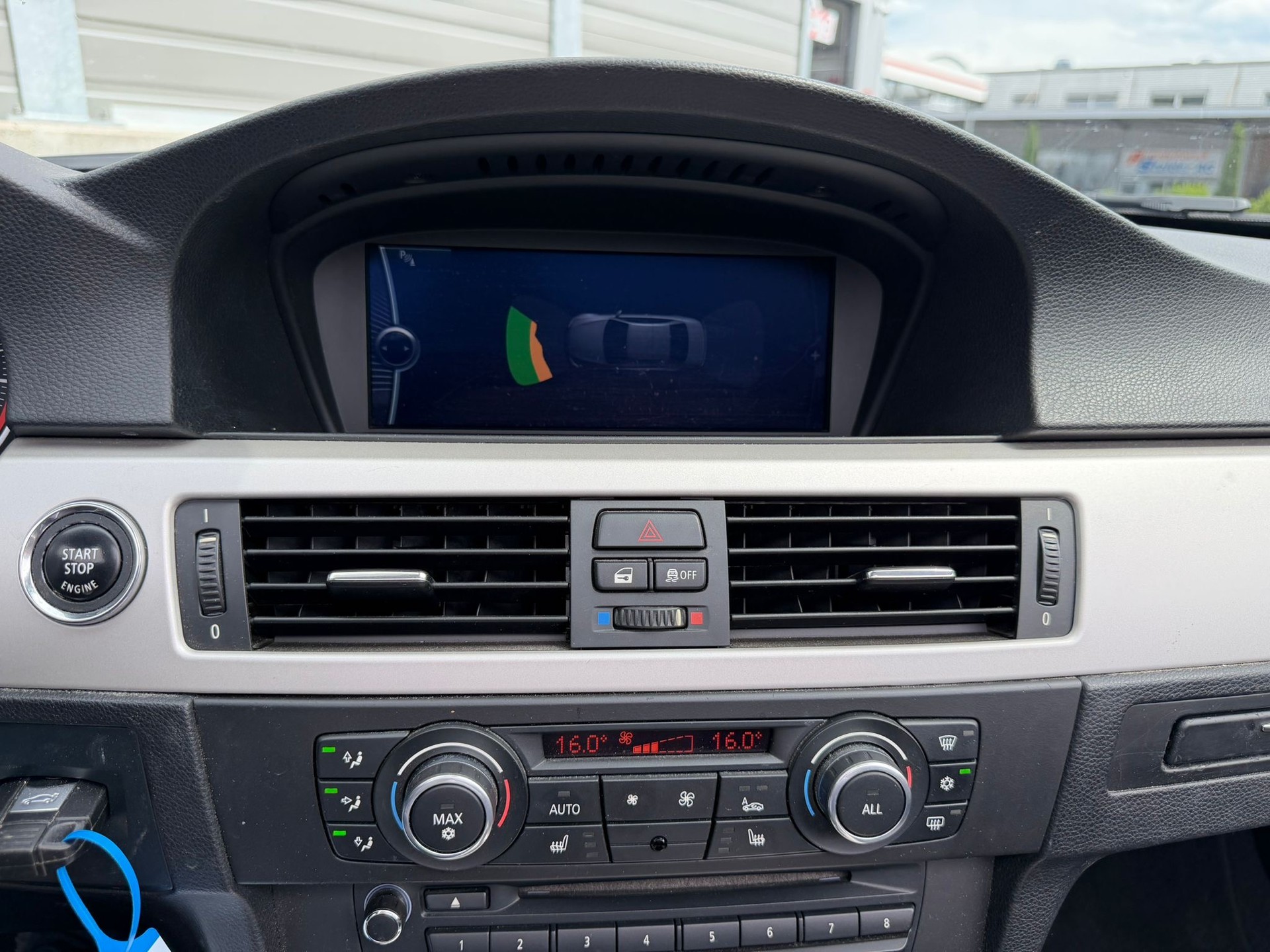 BMW 325i Cabriolet Steptronic-image-10