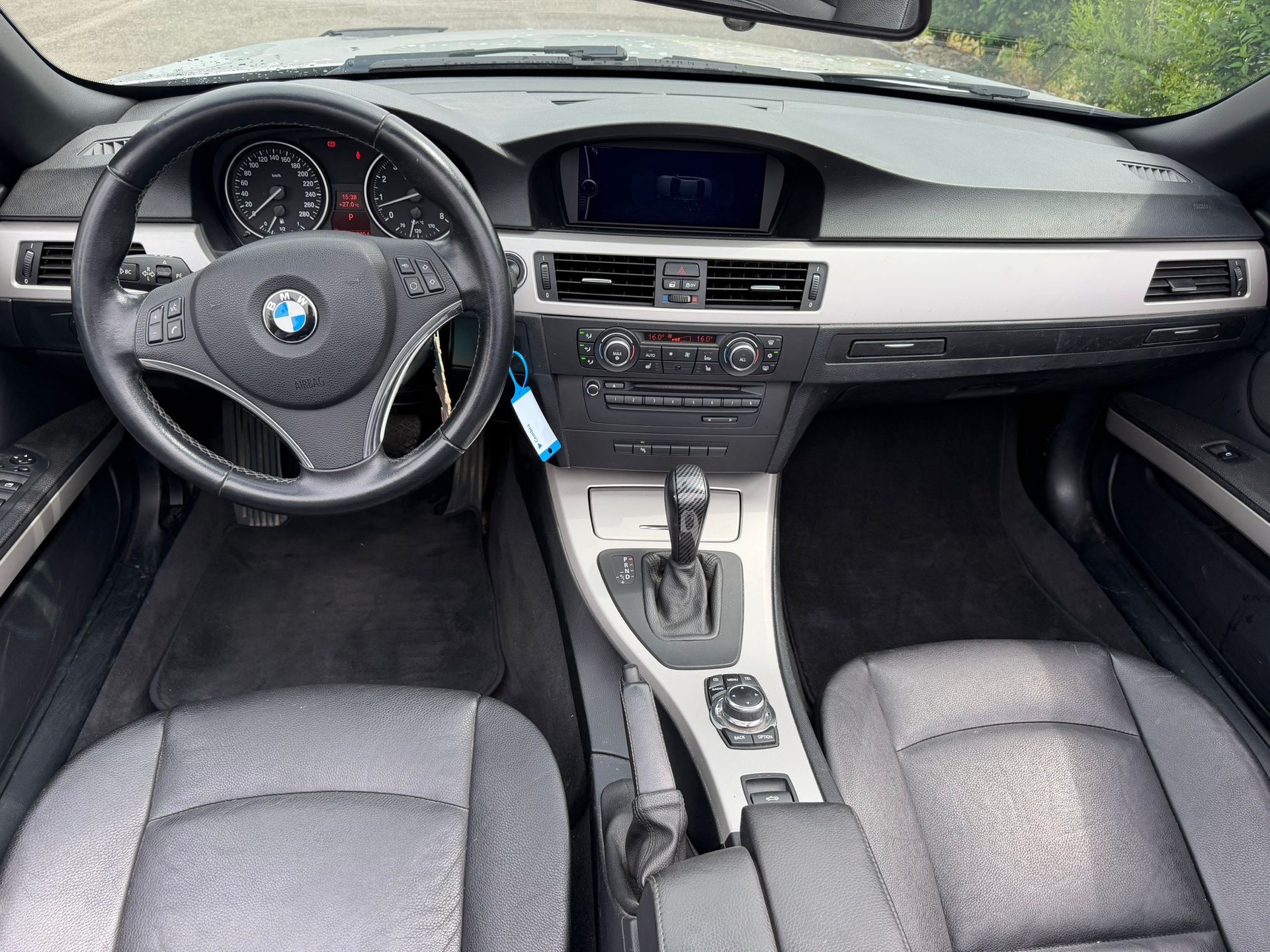 BMW 325i Cabriolet Steptronic-image-11