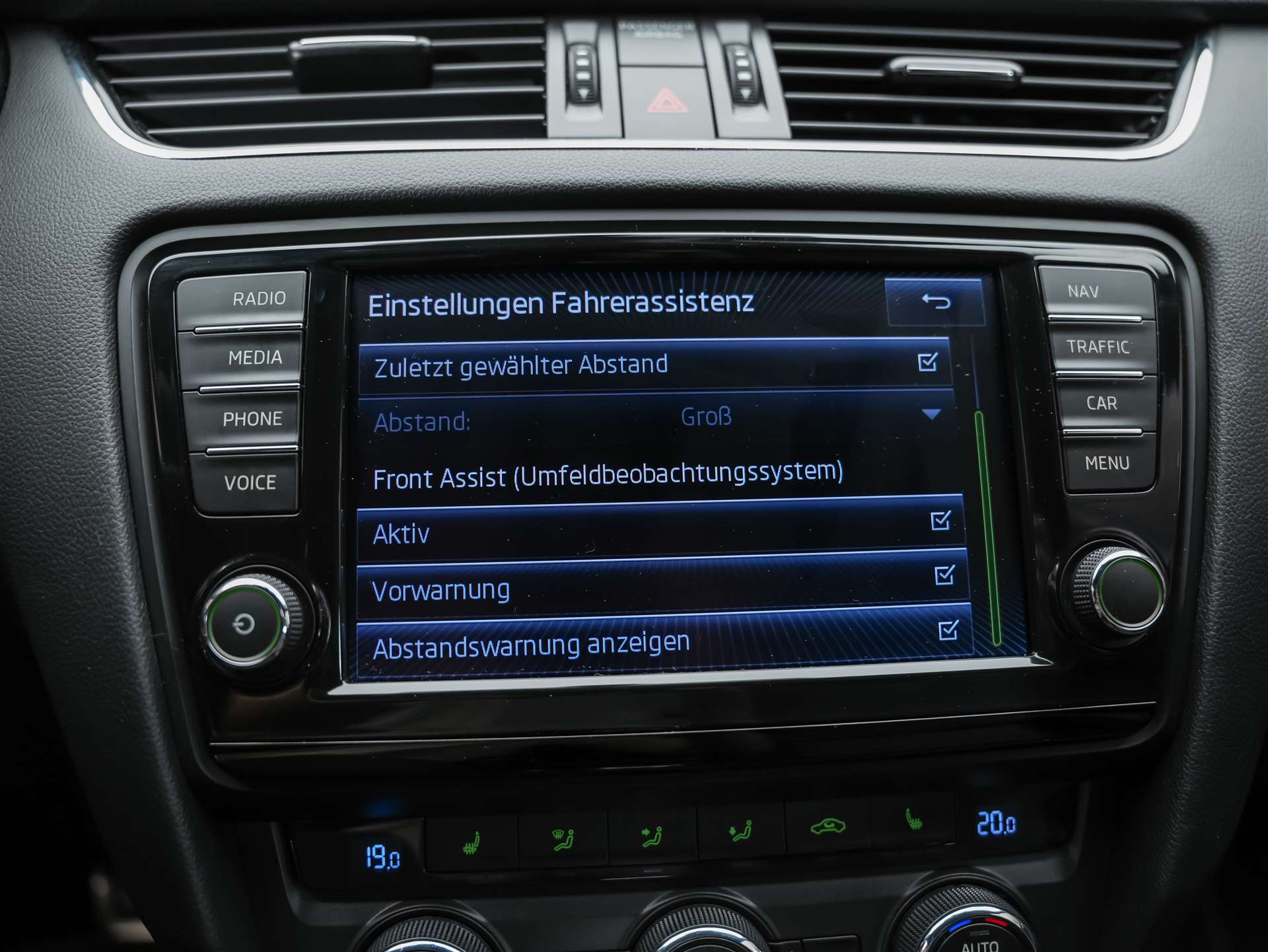 SKODA Octavia Combi 2.0 TDI RS DSG *Abstandsregler* El. Sitze mit Memory* Sitzheizung*-image-34