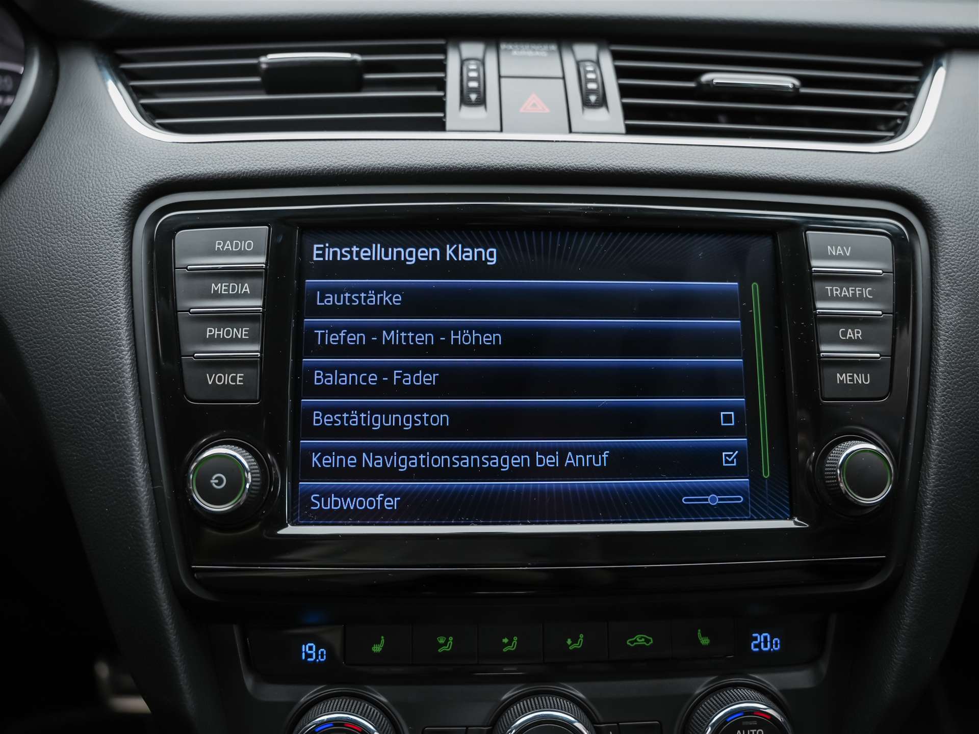 SKODA Octavia Combi 2.0 TDI RS DSG *Abstandsregler* El. Sitze mit Memory* Sitzheizung*-image-35
