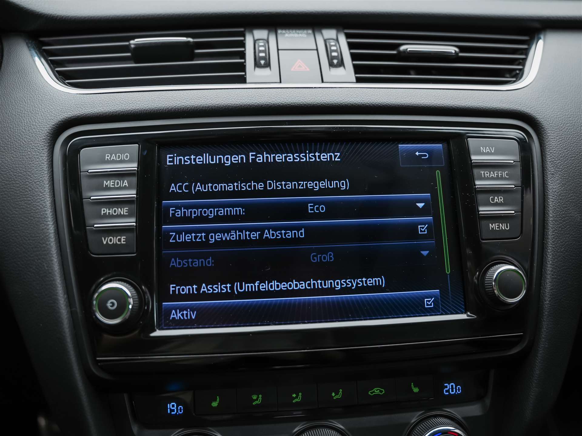 SKODA Octavia Combi 2.0 TDI RS DSG *Abstandsregler* El. Sitze mit Memory* Sitzheizung*-image-33