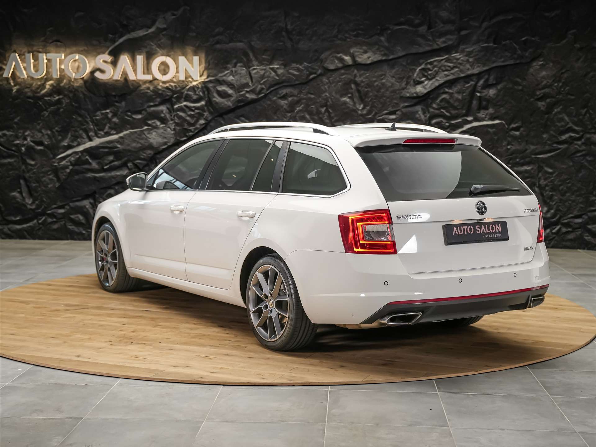 SKODA Octavia Combi 2.0 TDI RS DSG *Abstandsregler* El. Sitze mit Memory* Sitzheizung*-showroom-element-3