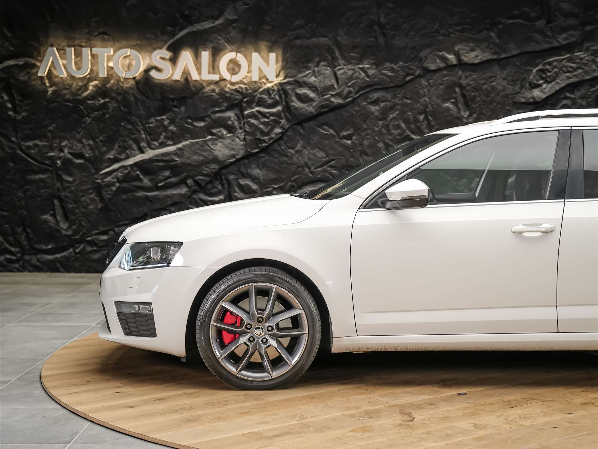 SKODA Octavia Combi 2.0 TDI RS DSG *Abstandsregler* El. Sitze mit Memory* Sitzheizung*-image-14