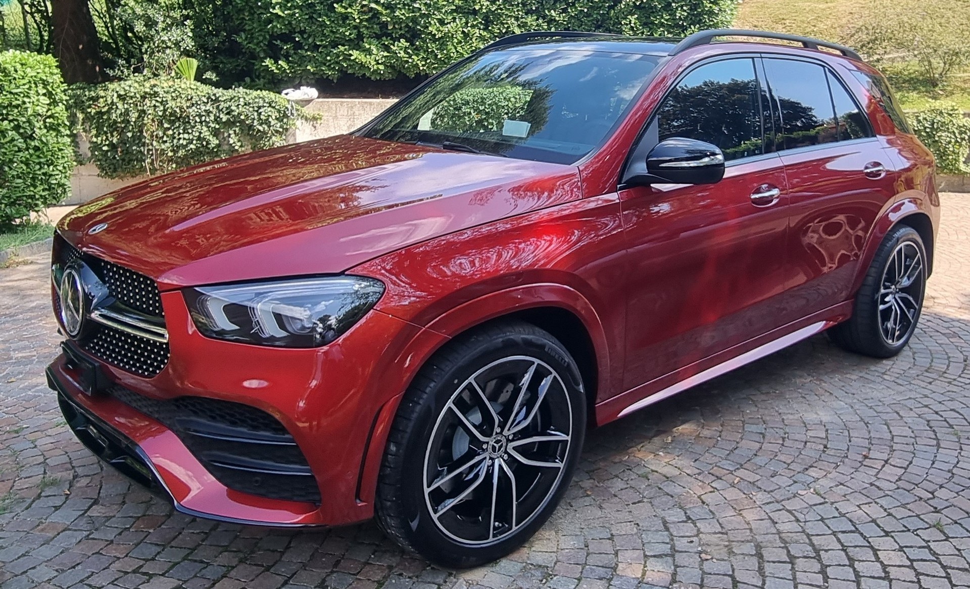 MERCEDES-BENZ GLE 350 e AMG Line 4matic-image-1