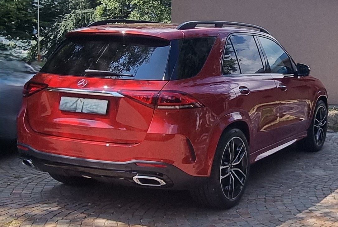 MERCEDES-BENZ GLE 350 e AMG Line 4matic-image-2