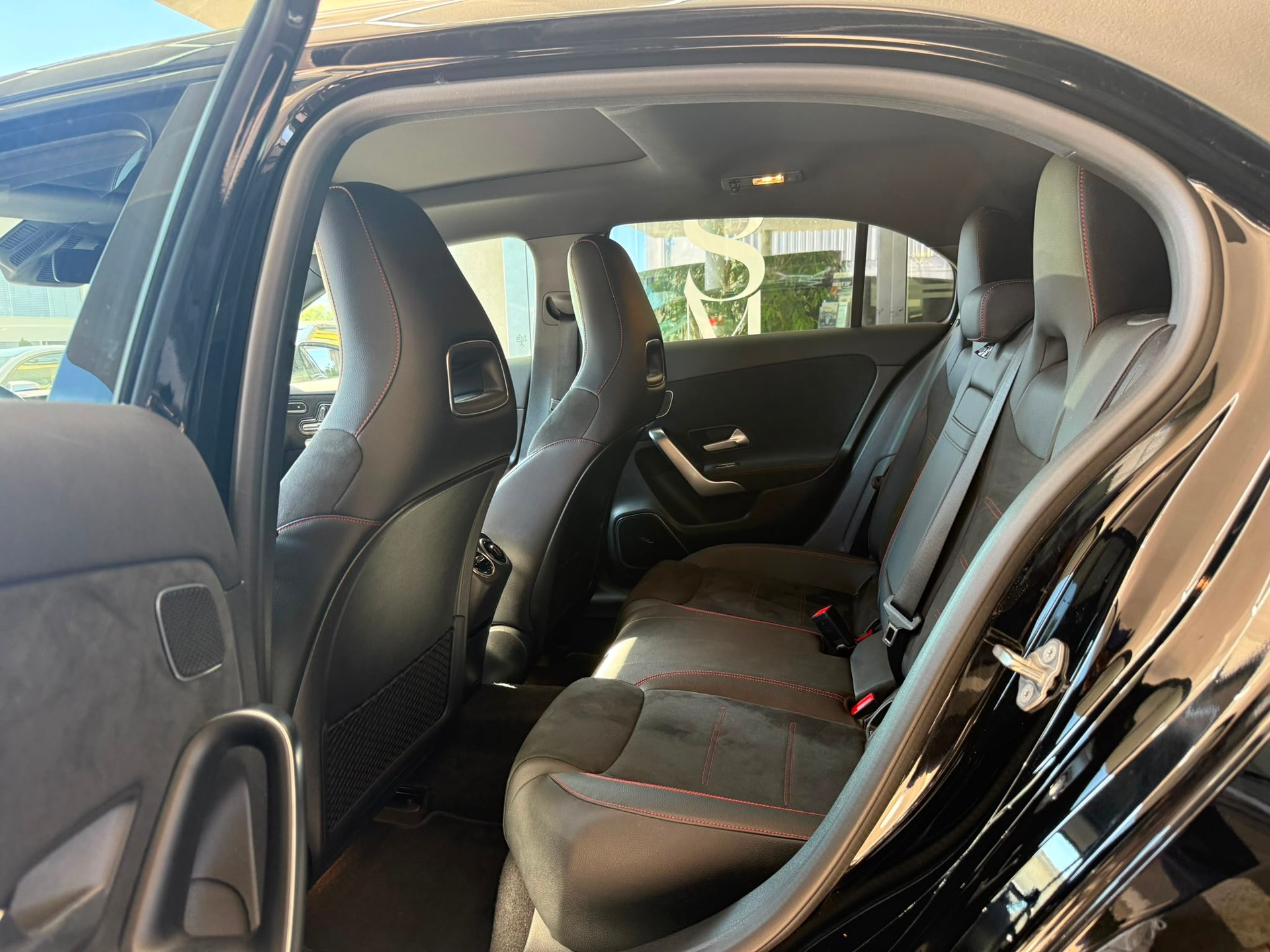 MERCEDES-BENZ A 200 AMG Line *Distronic* *Pano Dach* *Burmester* *Gratis Service* 7G-DCT-image-12