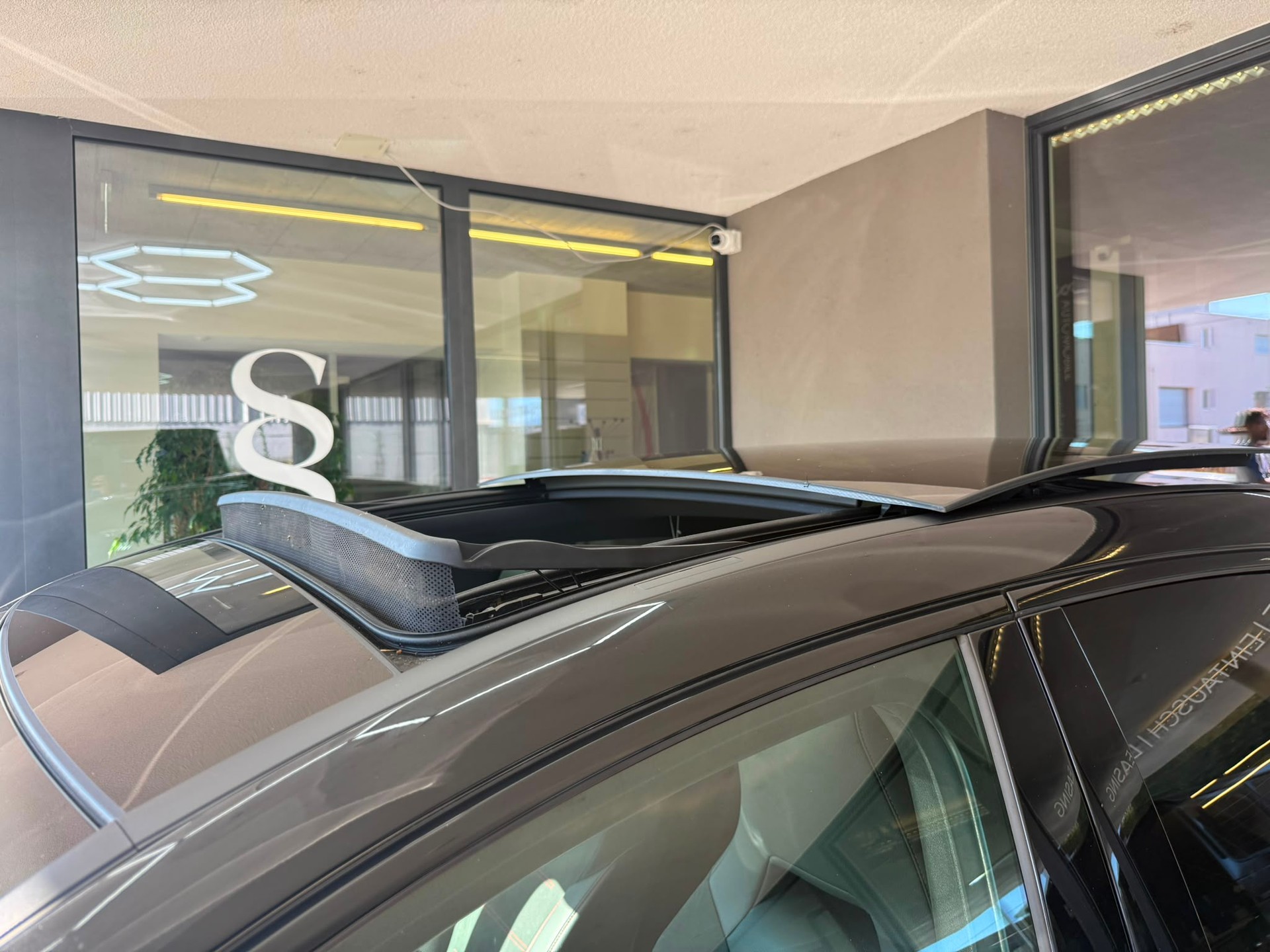 MERCEDES-BENZ A 200 AMG Line *Distronic* *Pano Dach* *Burmester* *Gratis Service* 7G-DCT-image-27