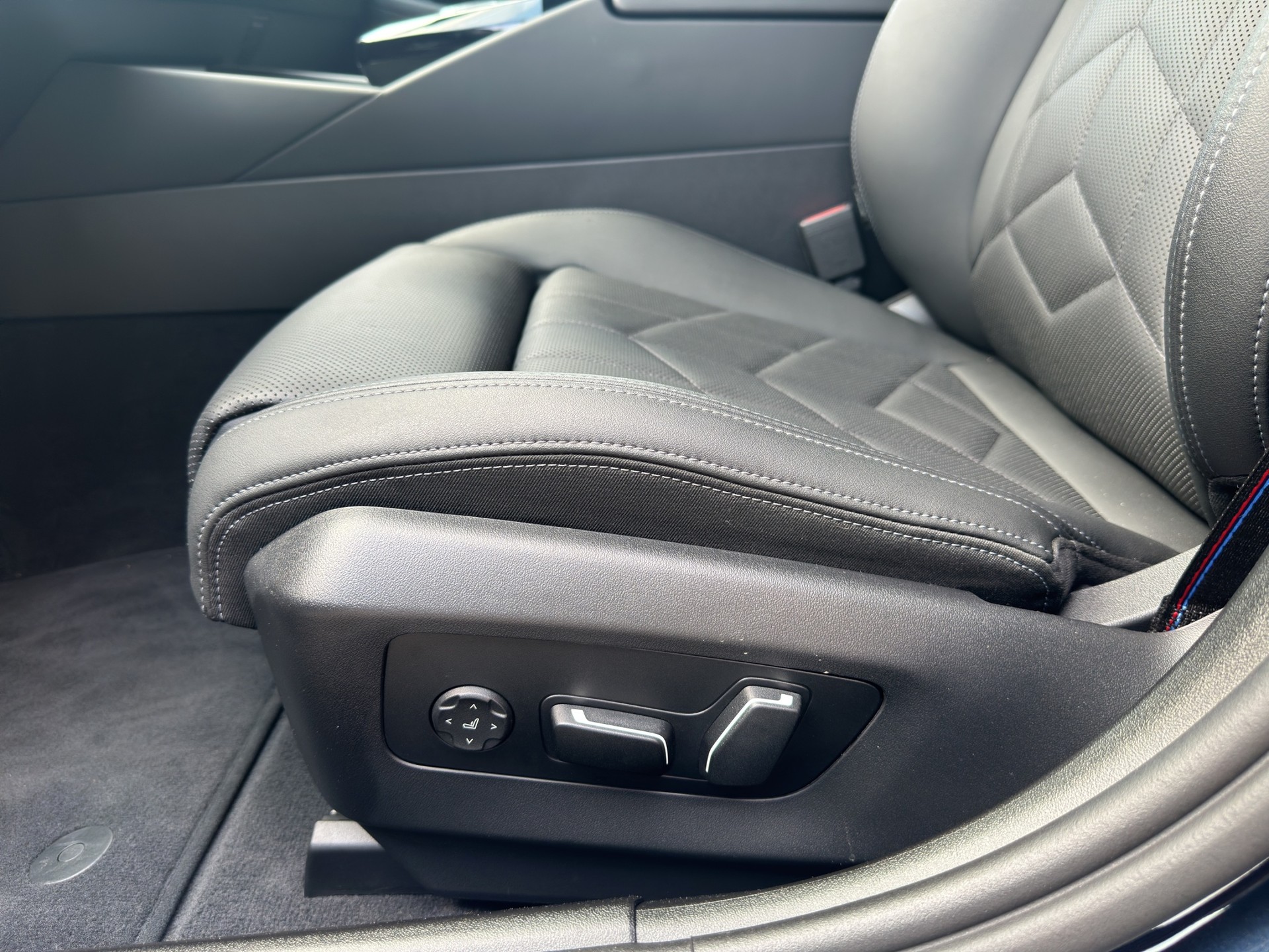 BMW 520d M Sport Pro 48V Touring Steptronic sDrive-image-10