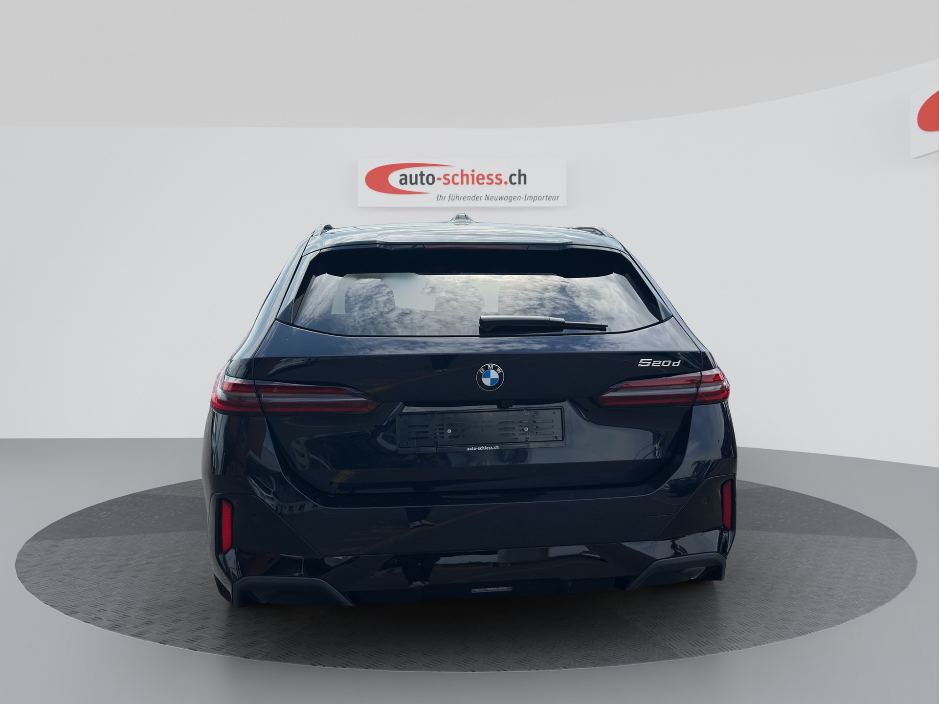 BMW 520d M Sport Pro 48V Touring Steptronic sDrive-showroom-element-3