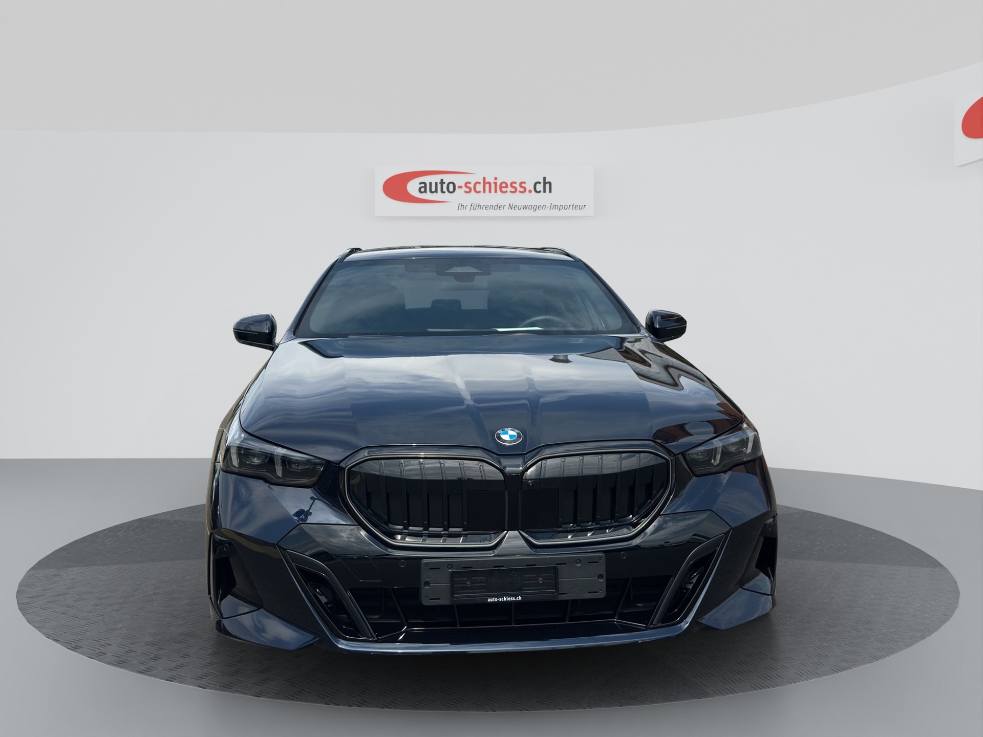 BMW 520d M Sport Pro 48V Touring Steptronic sDrive-showroom-element-1