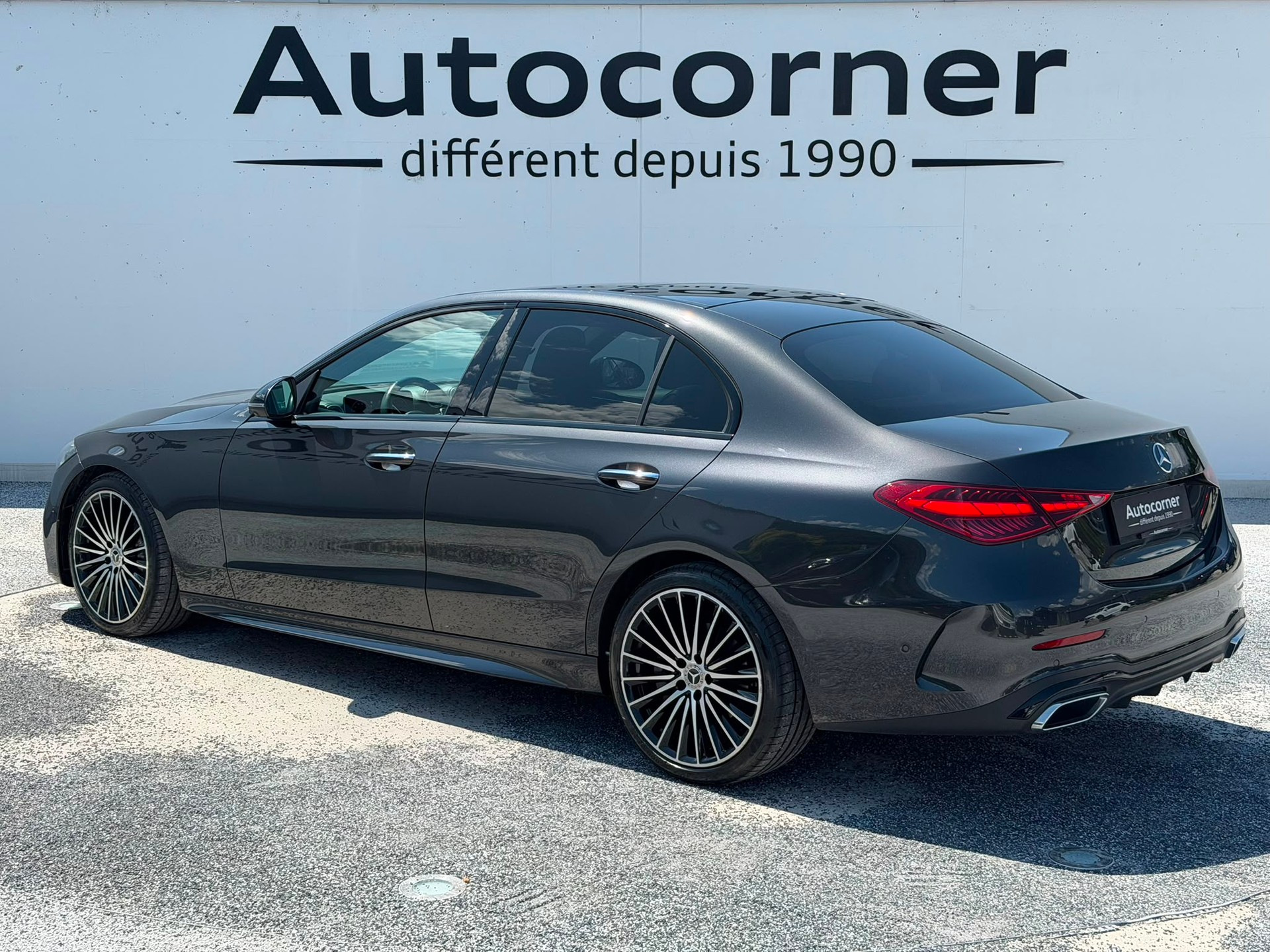 MERCEDES-BENZ C 300 4Matic AMG Line-showroom-element-2