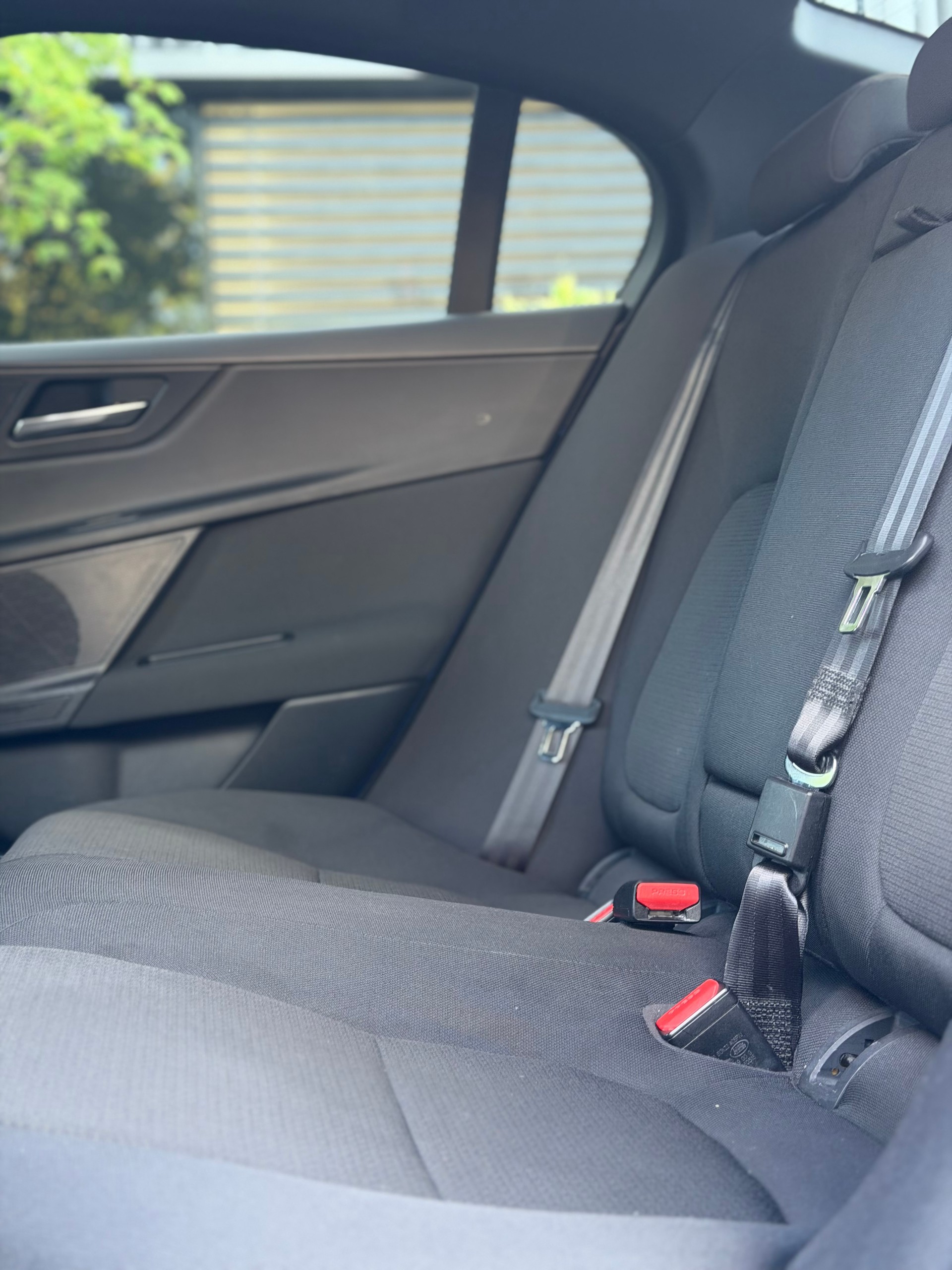 JAGUAR XE 20d Pure Automat-image-11
