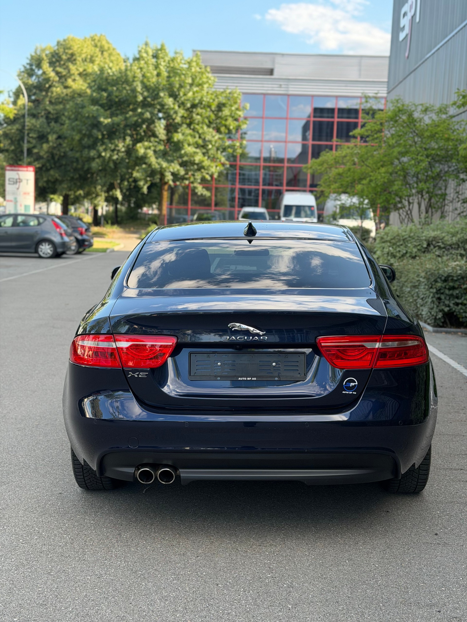 JAGUAR XE 20d Pure Automat-image-5