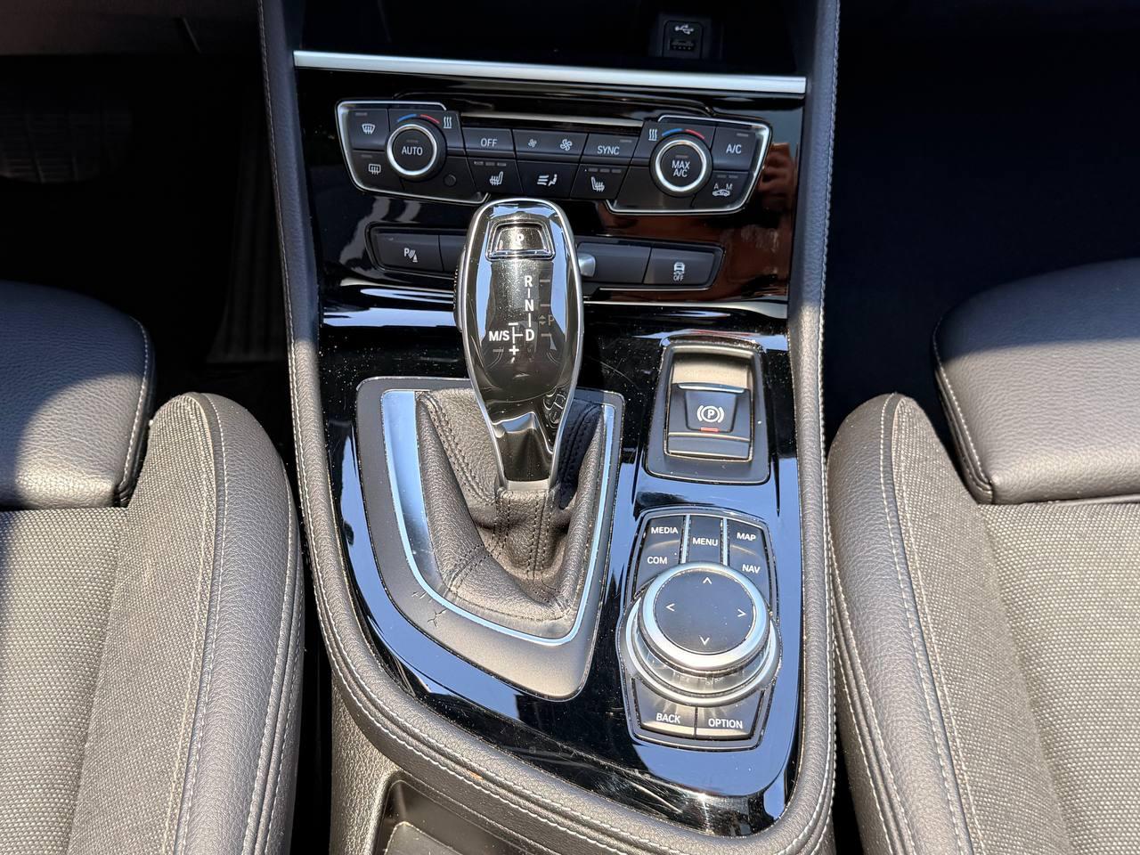 BMW 220d xDrive Gran Tourer Steptronic M Sport-image-26