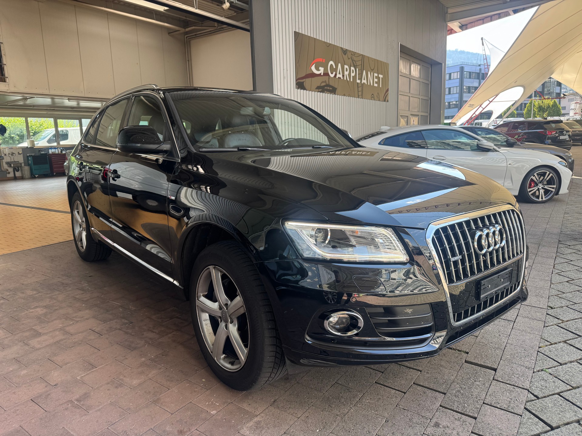 AUDI Q5 2.0 TFSI quattro tiptronic-showroom-element-2