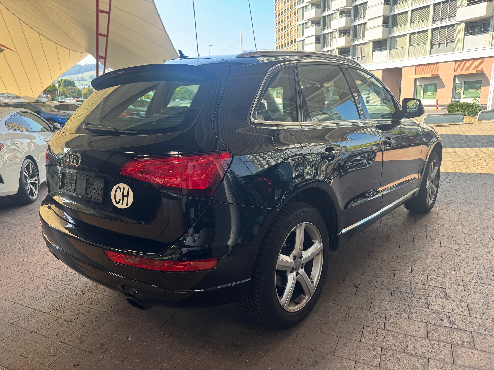 AUDI Q5 2.0 TFSI quattro tiptronic-showroom-element-1
