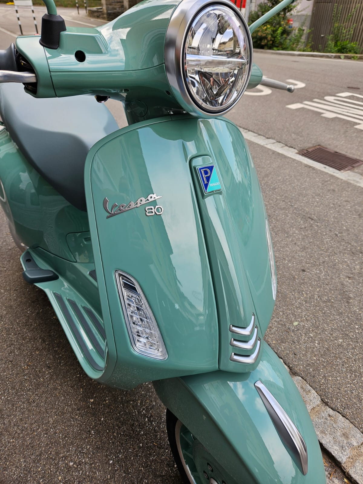 PIAGGIO Primavera 125 E5+ 80th-showroom-element-2