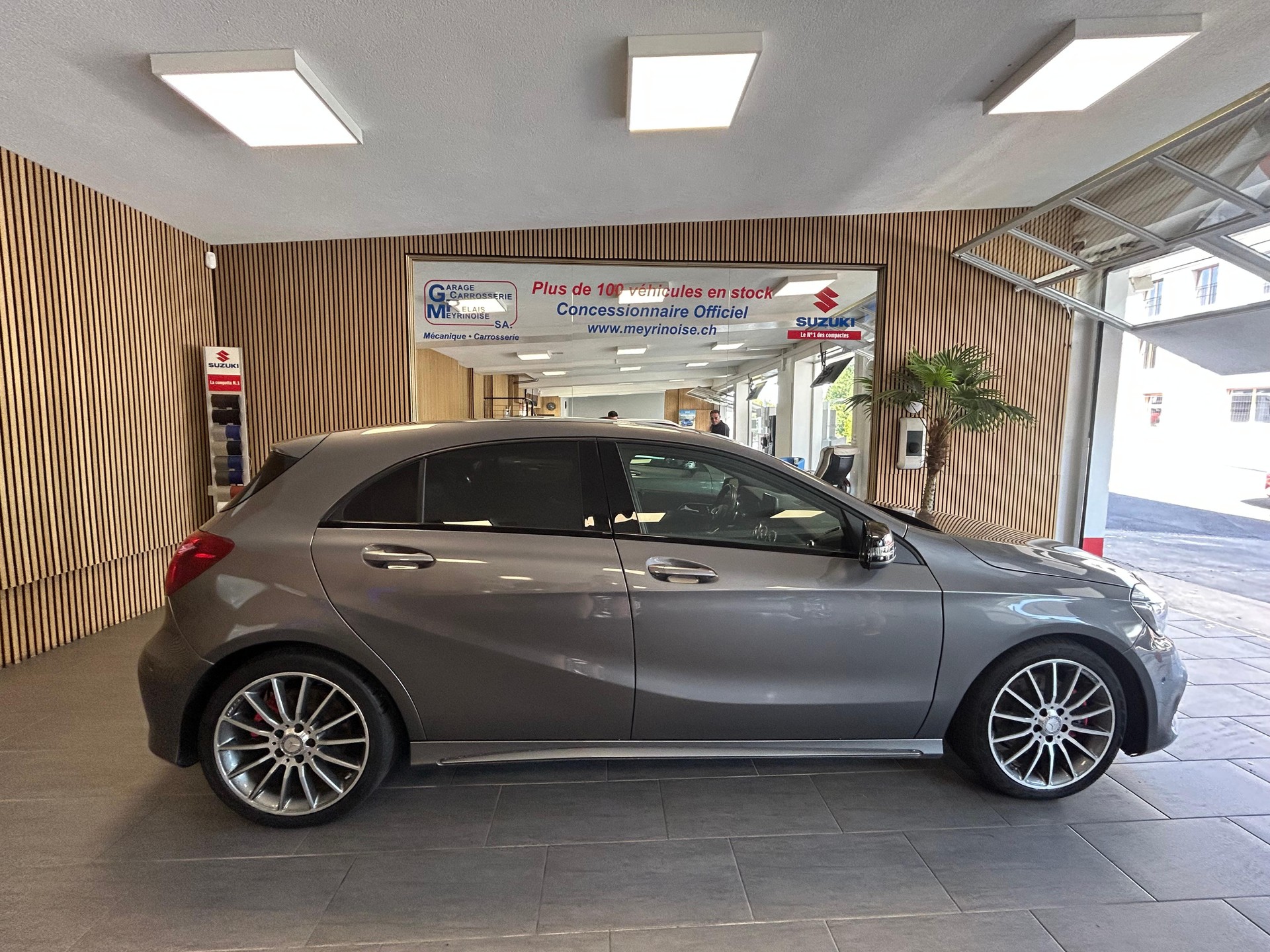 MERCEDES-BENZ A 250 AMG Line 4m