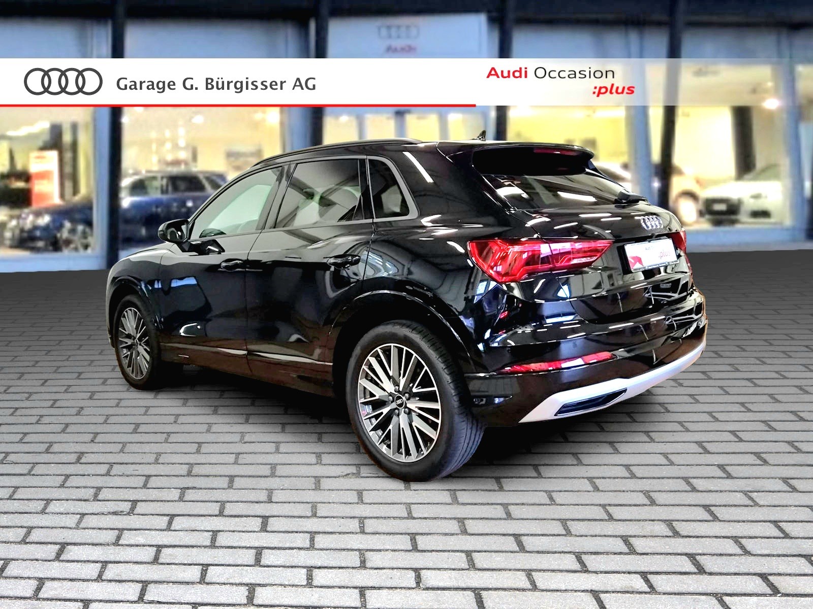 AUDI Q3 40 TFSI advanced quattro S-tronic Mythosschwarz Metallic-showroom-element-3