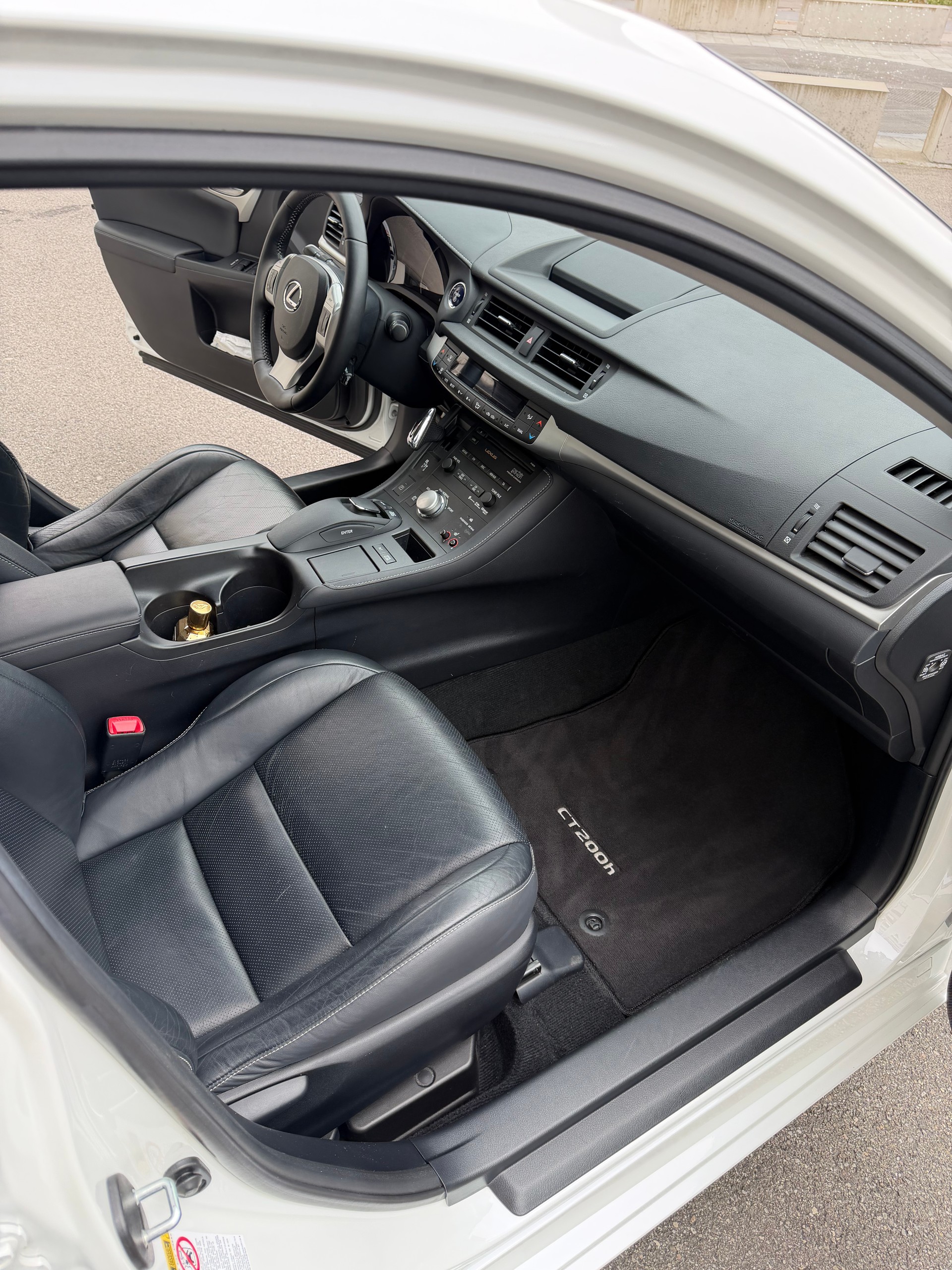 LEXUS CT 200h 1.8 excellence CVT-image-8