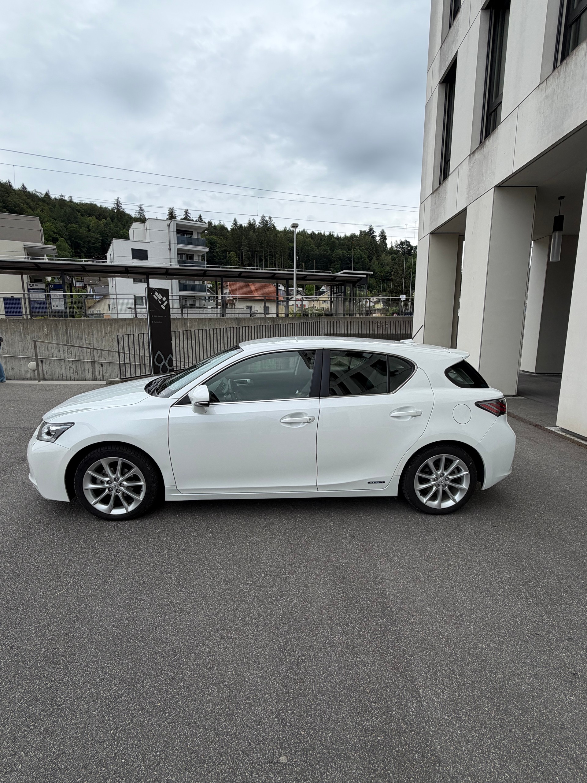 LEXUS CT 200h 1.8 excellence CVT-showroom-element-2